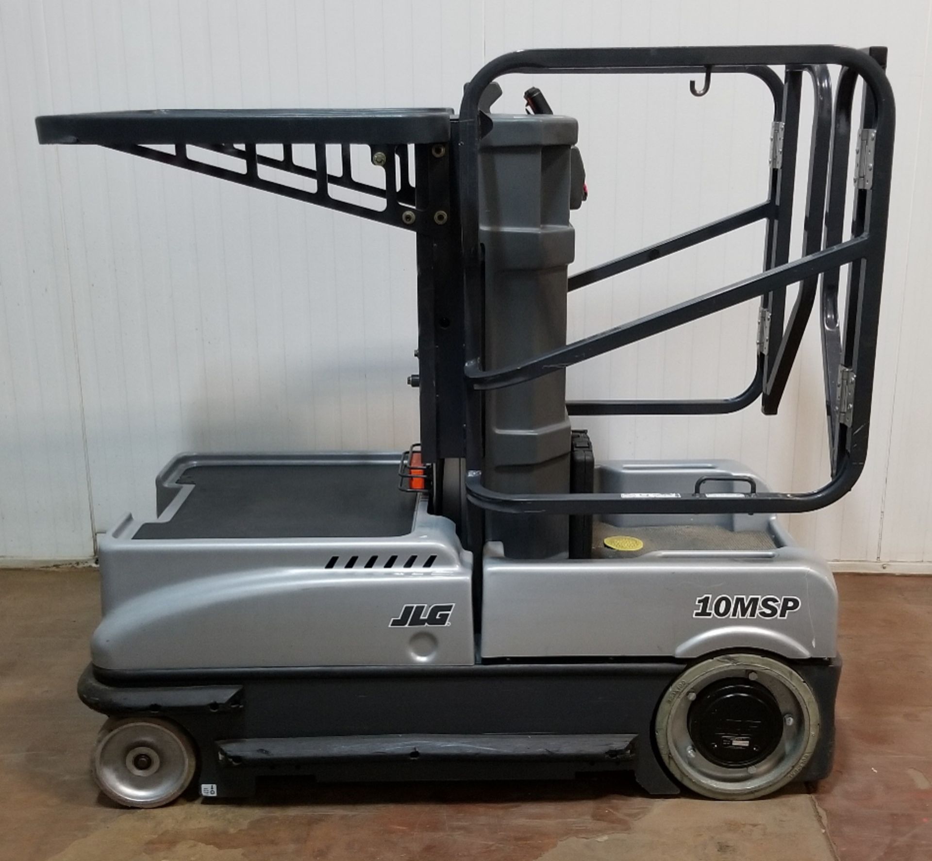 JLG (2013) 10MSP 600 LB. CAPACITY 24V ELECTRIC ORDER PICKERS WITH 120" MAX. LIFT HEIGHT, BUILT-IN