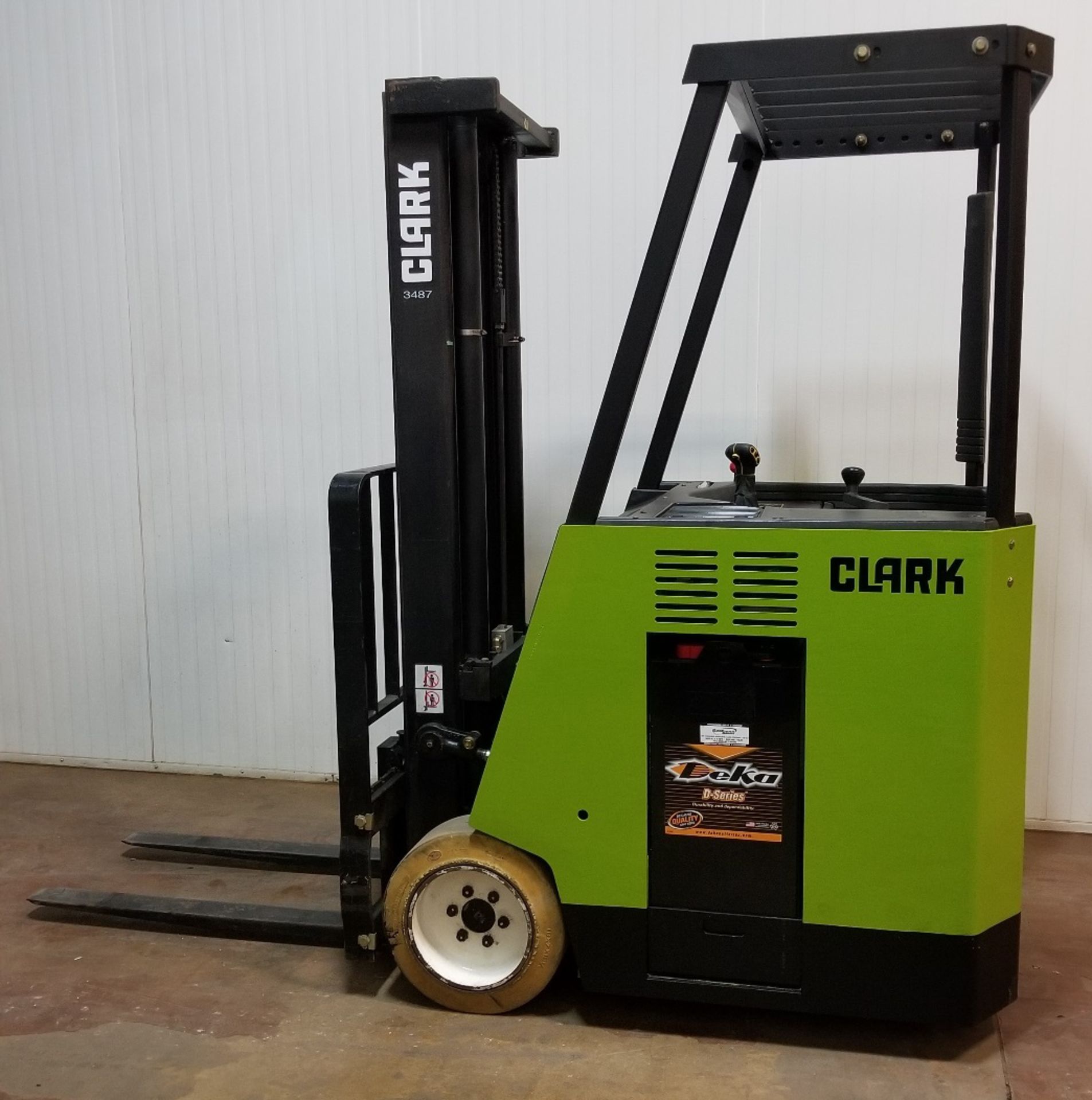 CLARK (2000) ESMII-15S-30 3,000 LB. CAPACITY STAND-UP NARROW AISLE 36V ELECTRIC FORKLIFT WITH 130" - Image 2 of 2