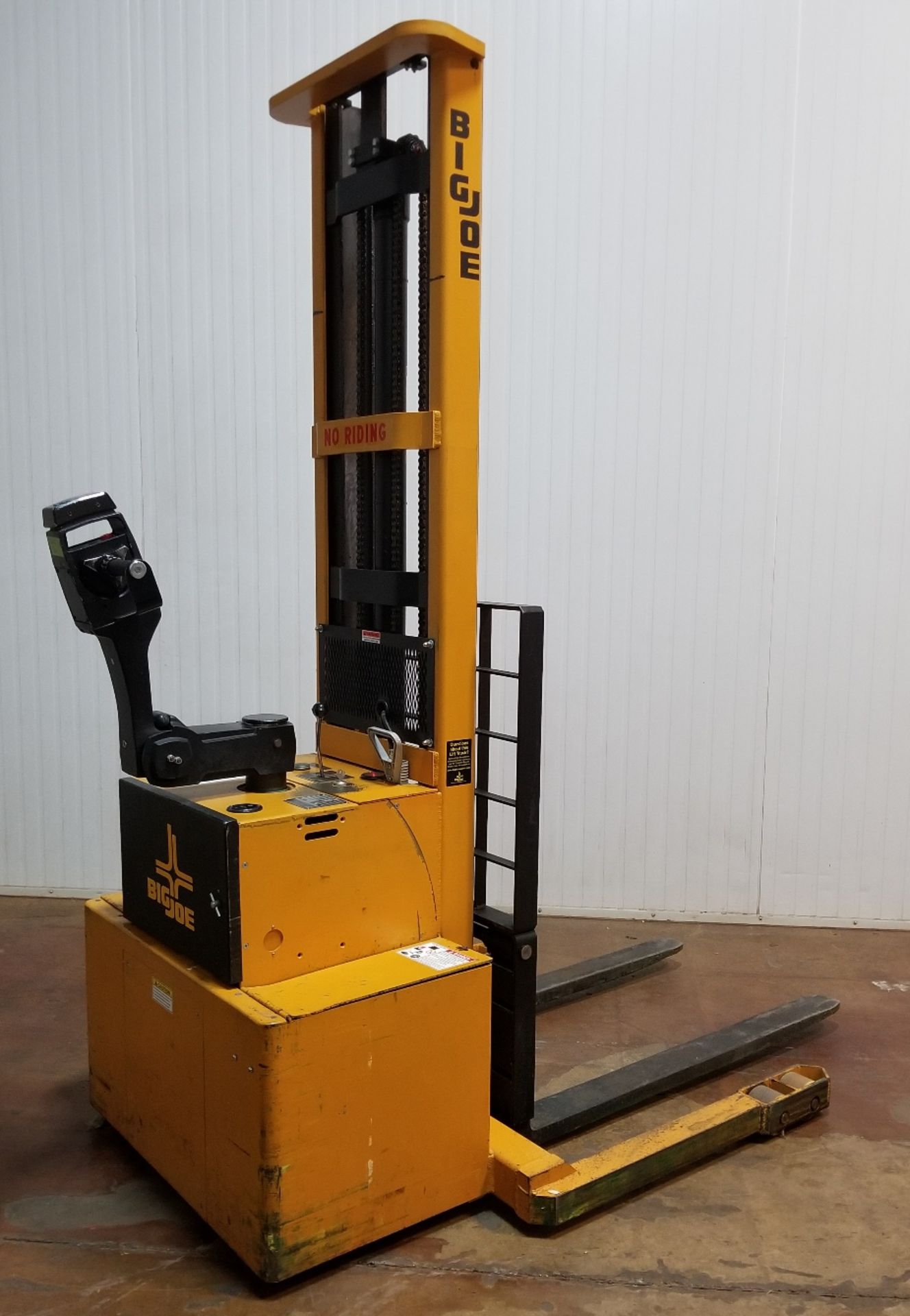 BIG JOE (2010) PDM30-154 3,000 LB. CAPACITY 12V WALK-BEHIND ELECTRIC PALLET STACKER WITH 154" MAX. - Image 2 of 2