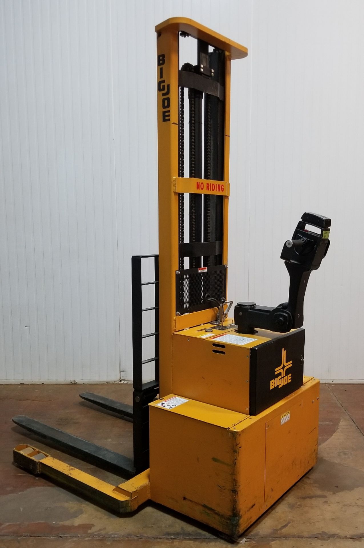 BIG JOE (2010) PDM30-154 3,000 LB. CAPACITY 12V WALK-BEHIND ELECTRIC PALLET STACKER WITH 154" MAX.