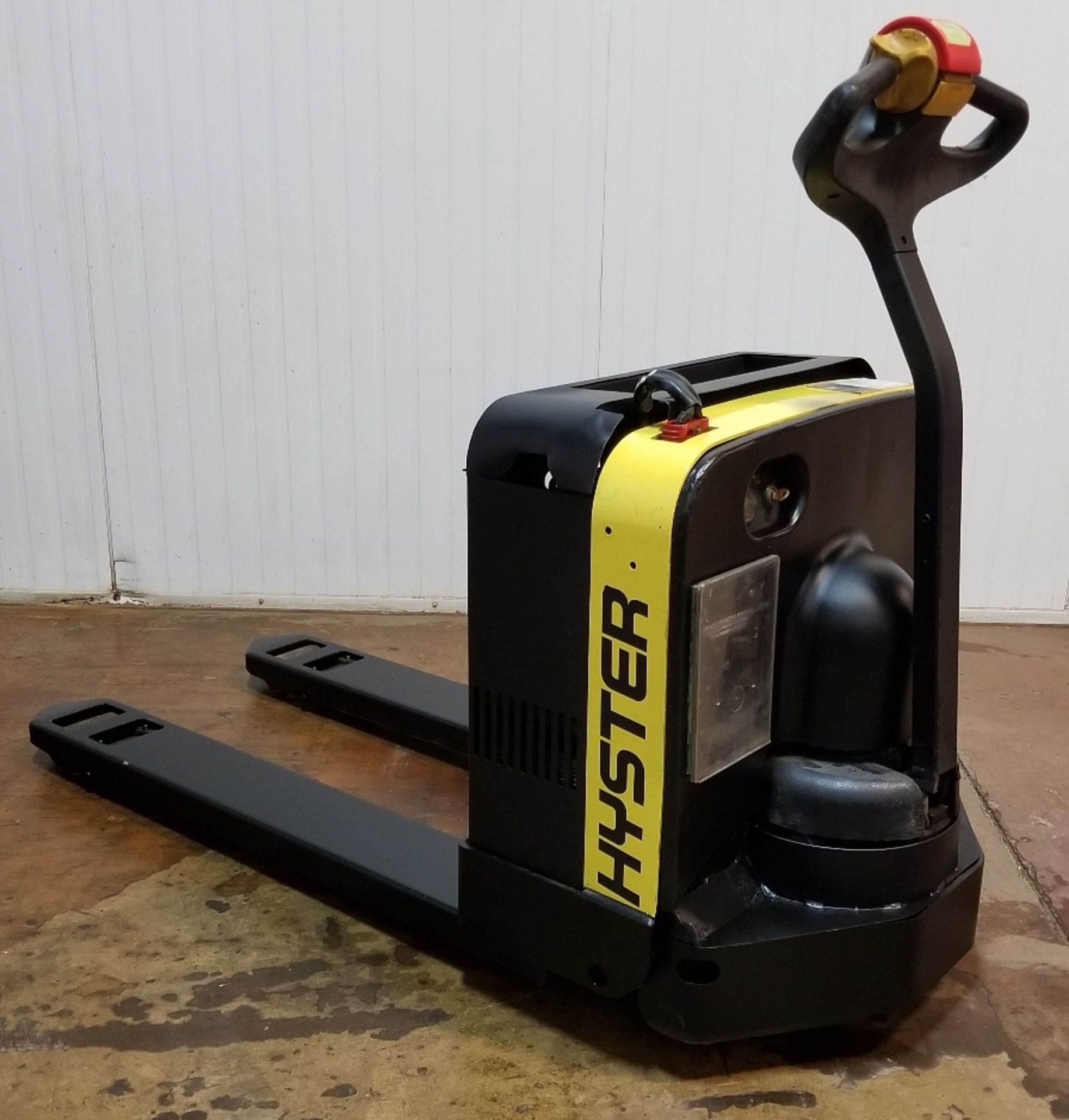 HYSTER (2007) W40Z 4,000 LB. CAPACITY 24V ELECTRIC WALK-BEHIND PALLET JACK WITH BUILT-IN CHARGER, - Image 2 of 2