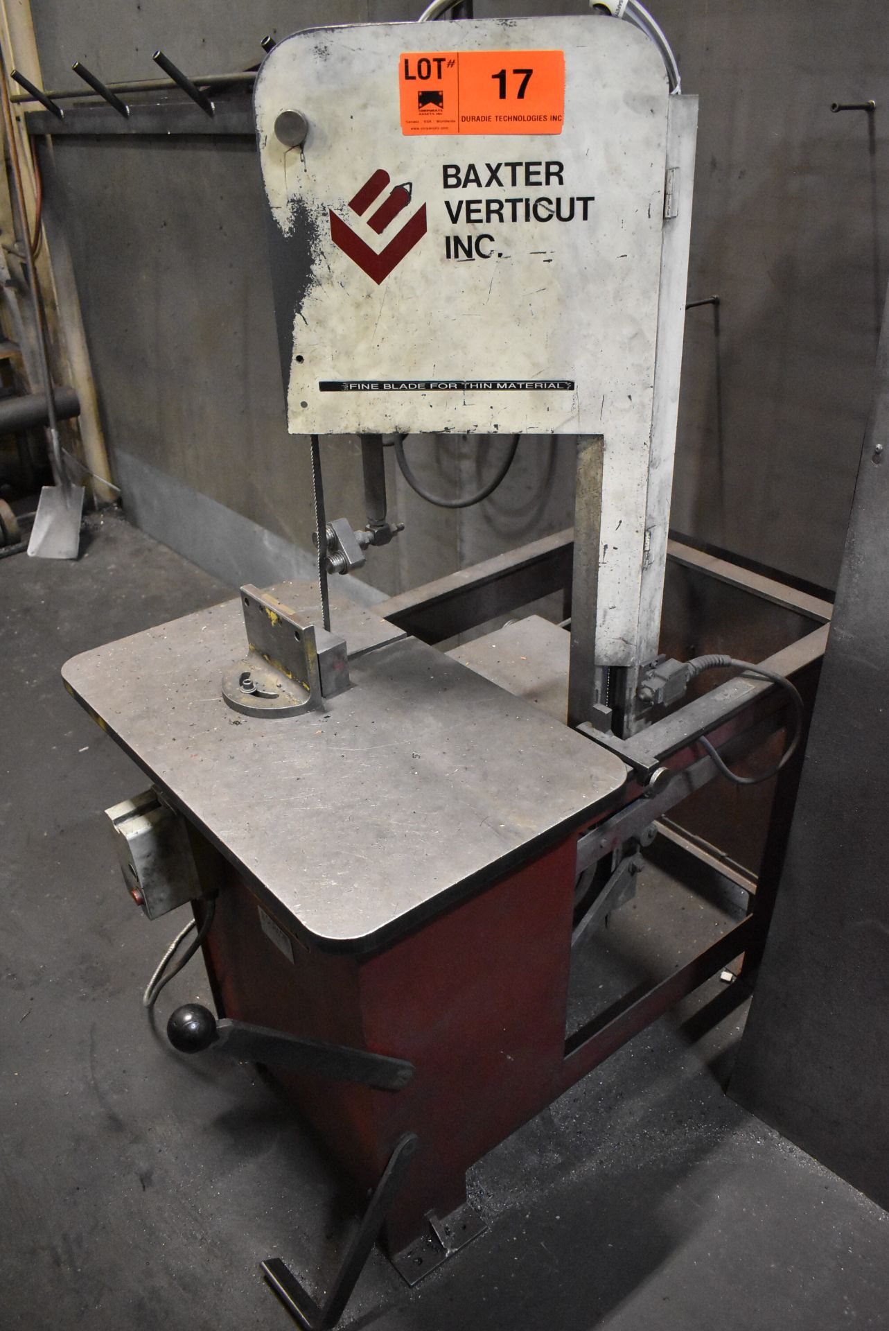 BAXTER VERTICUT 1153 ROLL-IN TYPE VERTICAL BAND SAW WITH 30" X 18" TABLE, 13" THROAT, 3/4 HP