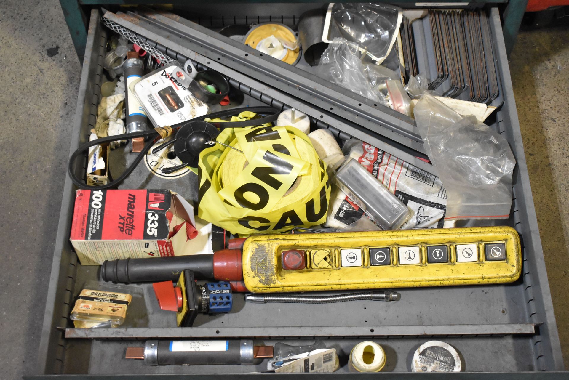 LOT/ CONTENTS OF TOOL CABINET - INCLUDING TAPS, REAMERS, DRILLS, SANDING & GRINDING PERISHABLES, - Image 10 of 10