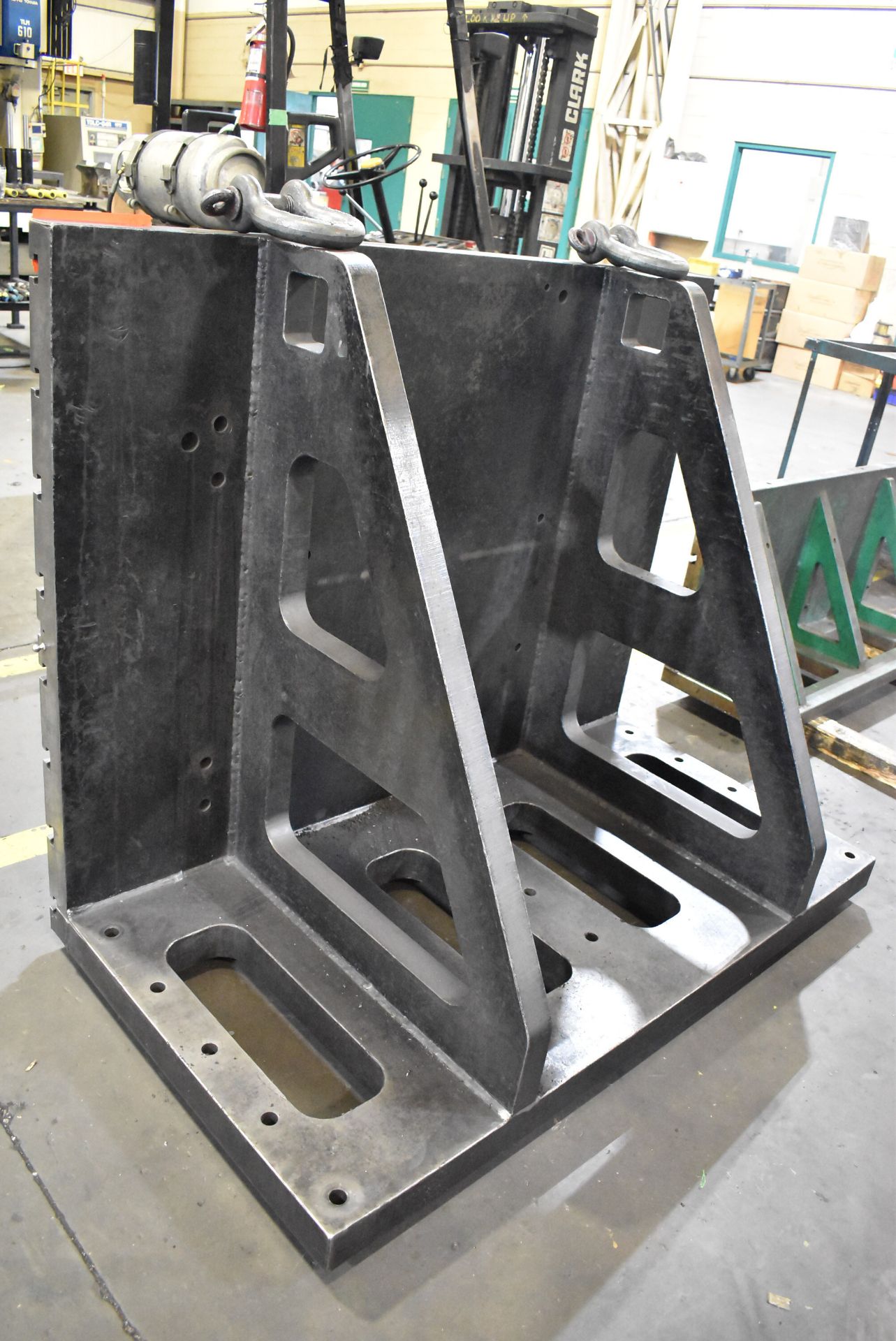 60" X 47" ANGLE PLATE PRECISION QUICK-CLAMP FIXTURE (CI) [RIGGING FEE FOR LOT #187 - $50 CAD PLUS - Image 2 of 2