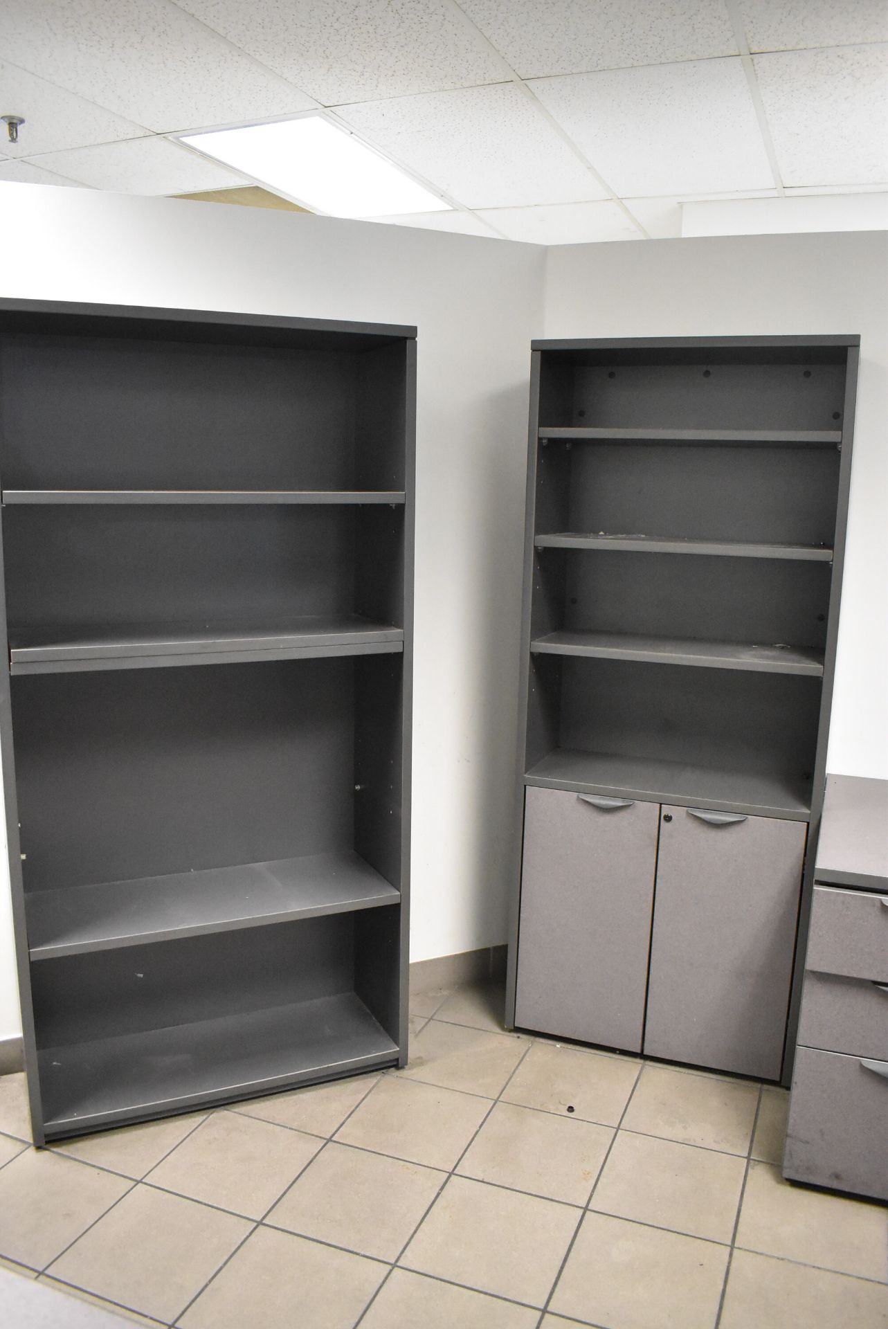 LOT/ DESK & CHAIR, FILE CABINETS & SHELVES - Image 4 of 5