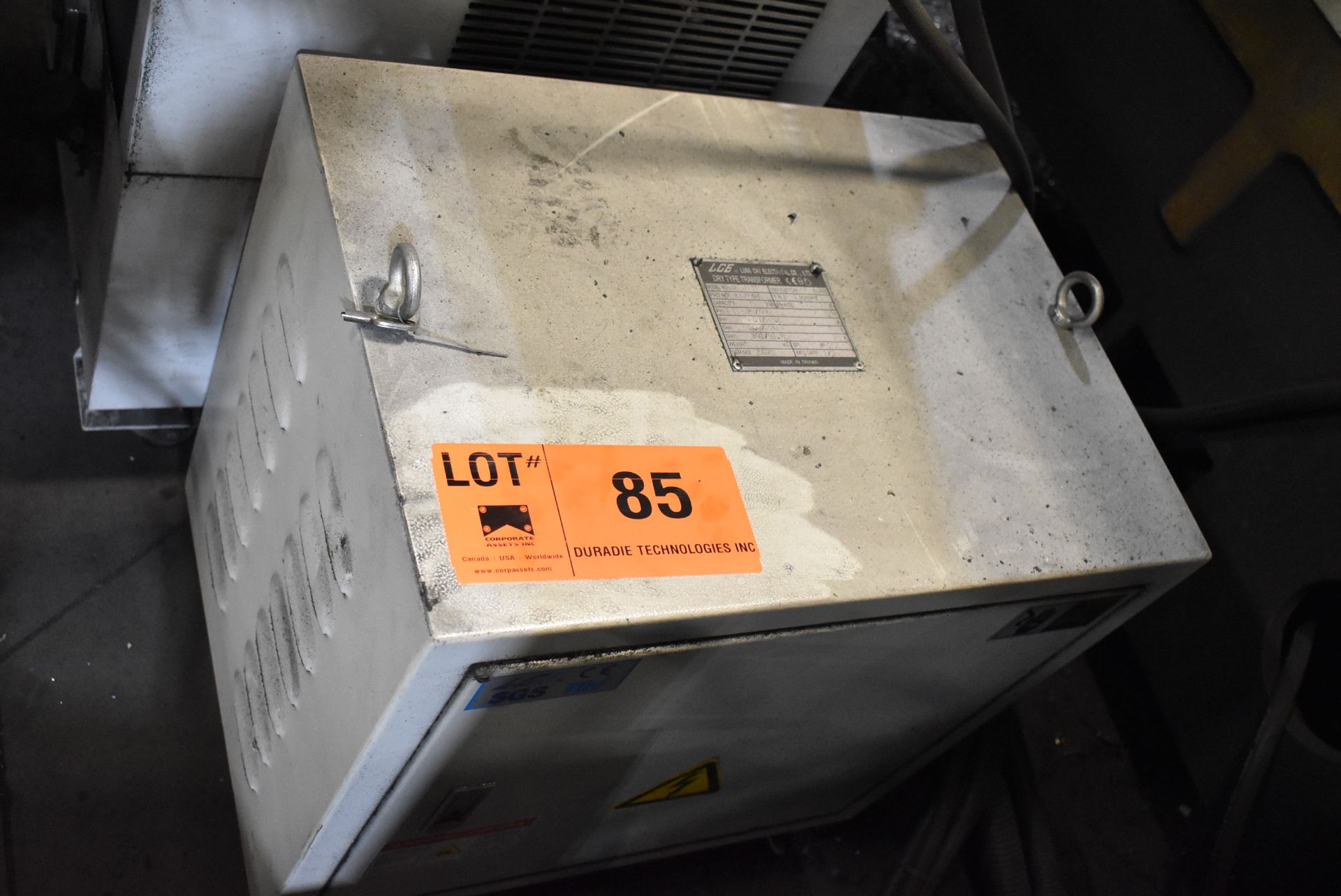 LCE 35 KVA TRANSFORMER WITH 600HV/220LV/3PH/60HZ, S/N 5678 (CI) [RIGGING FEE FOR LOT #85 - $50 CAD