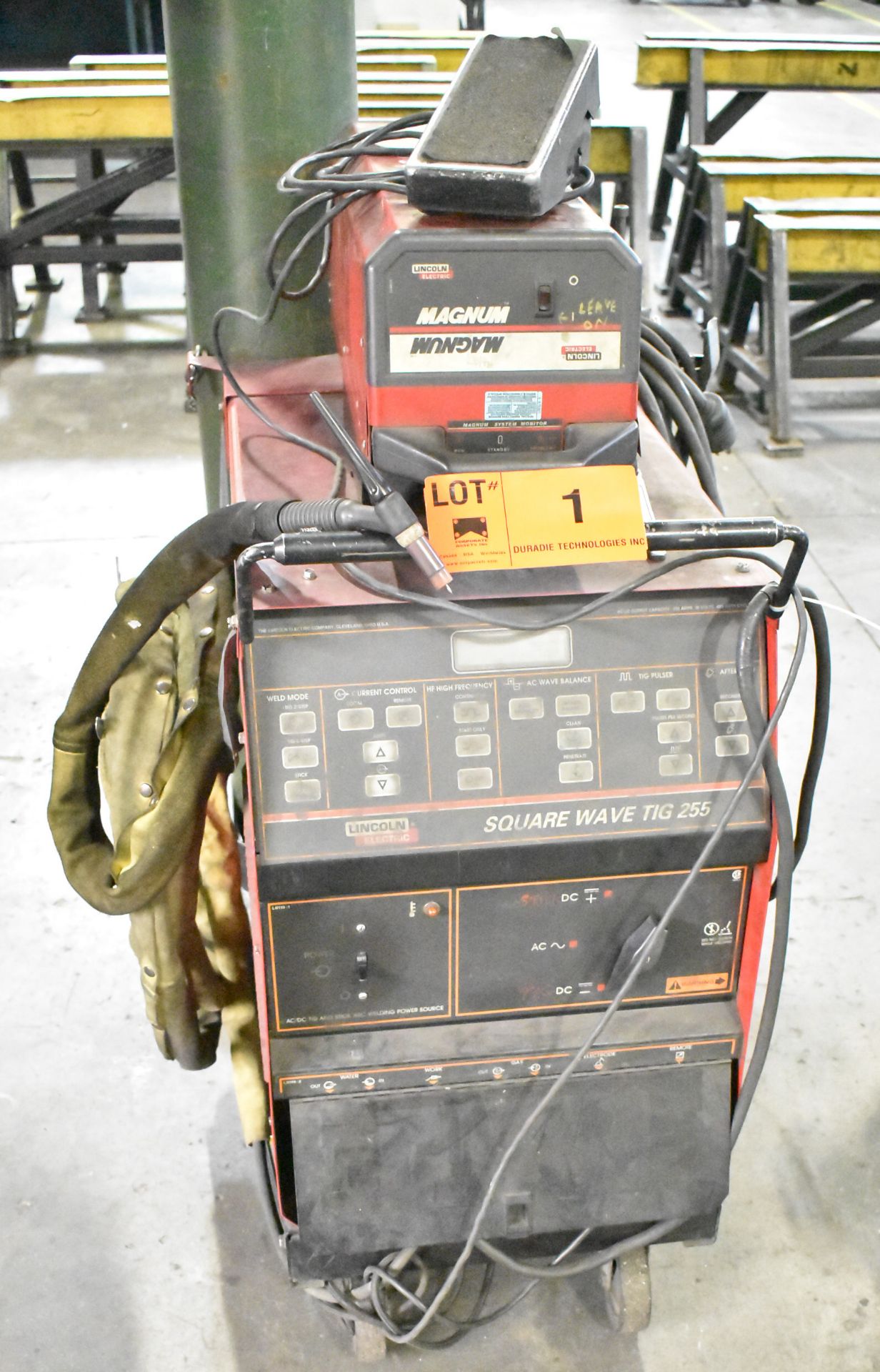 LINCOLN ELECTRIC SQUAREWAVE TIG 255 DIGITAL TIG WELDER WITH LINCOLN ELECTRIC CHILLER, CABLES &