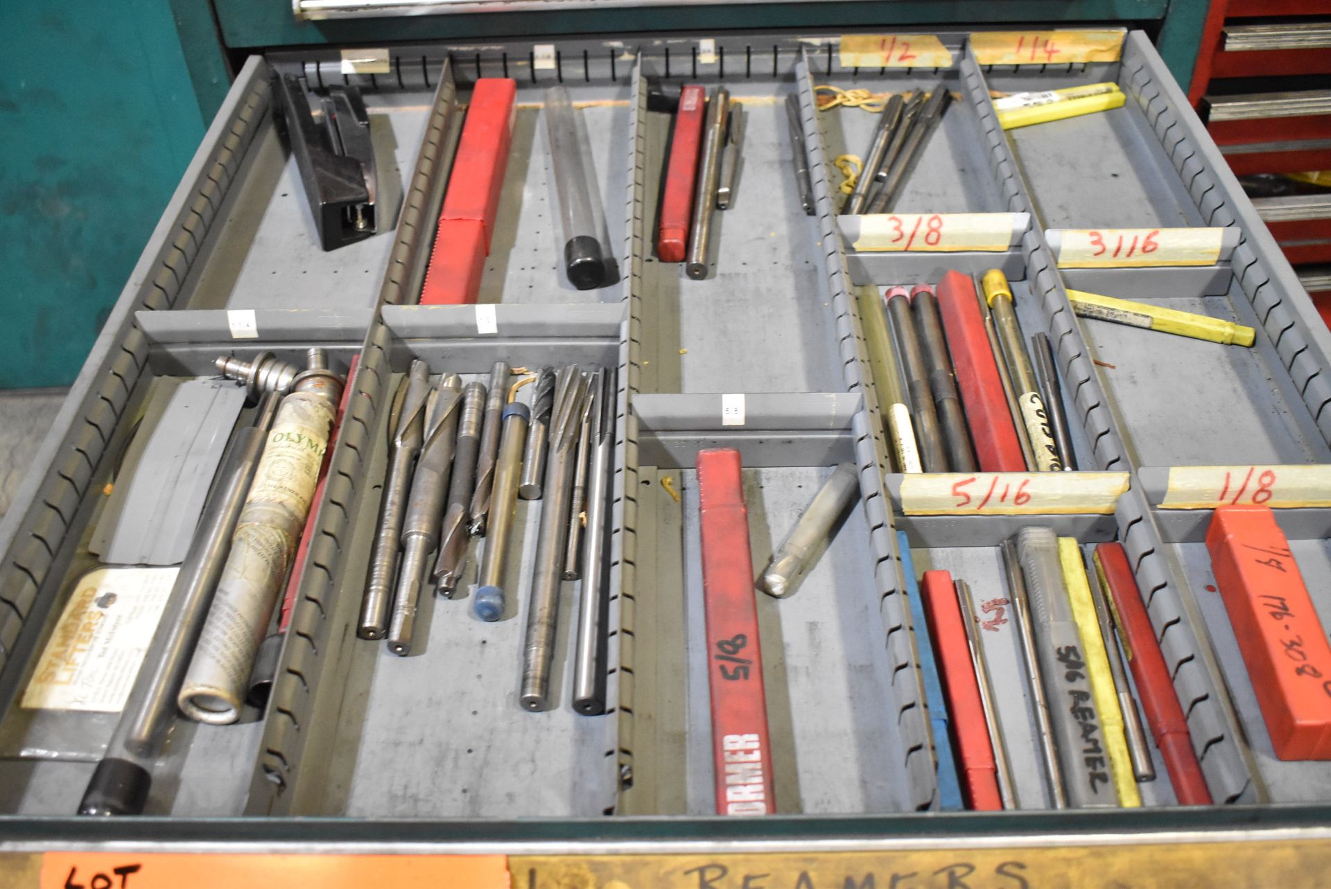 LOT/ CONTENTS OF TOOL CABINET - INCLUDING TAPS, REAMERS, DRILLS, SANDING & GRINDING PERISHABLES, - Image 3 of 10