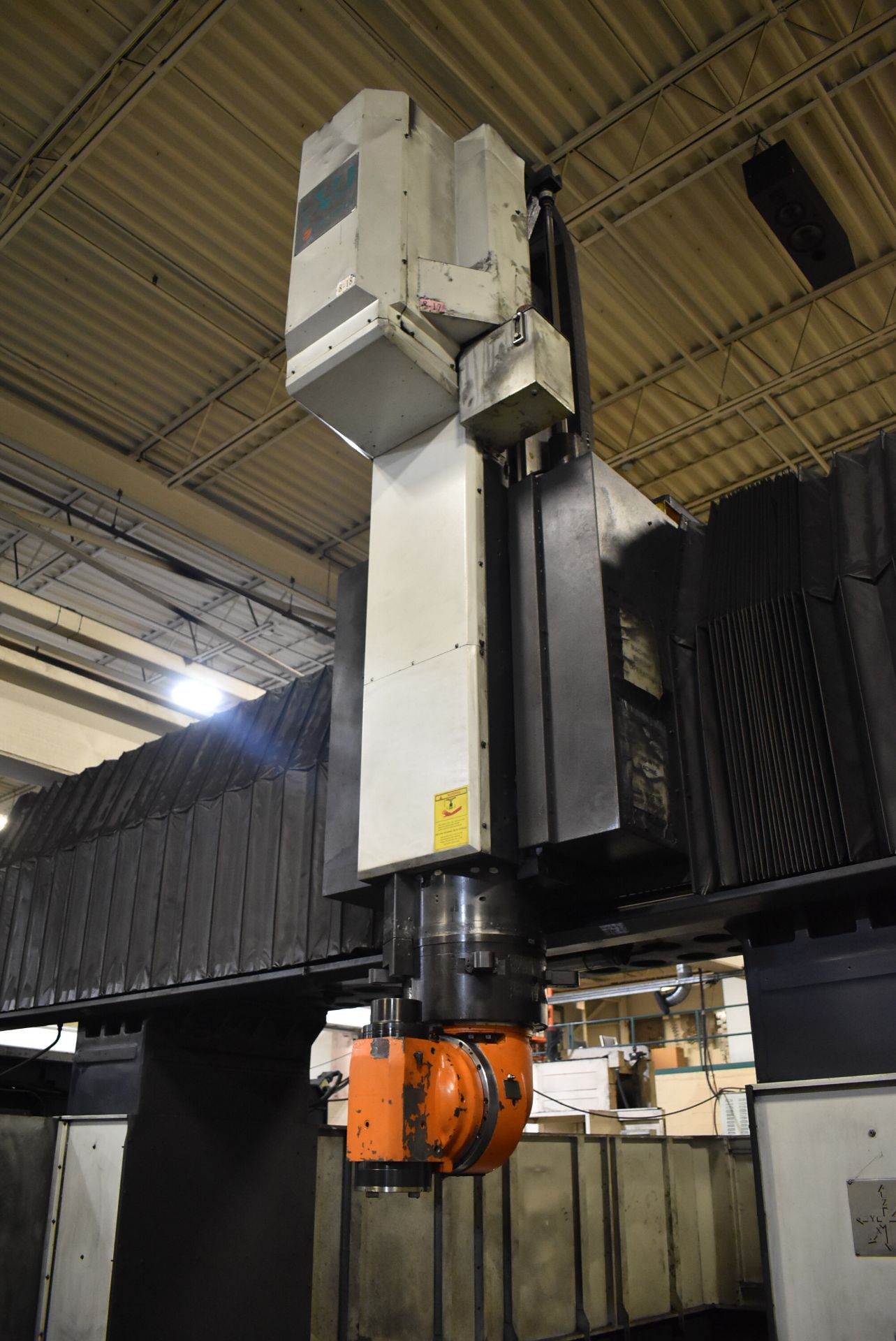 FOUR STAR (2014) FD-2842/5F 5-AXIS BRIDGE-TYPE CNC VERTICAL MACHINING CENTER WITH FANUC SERIES OI-MD - Image 3 of 12