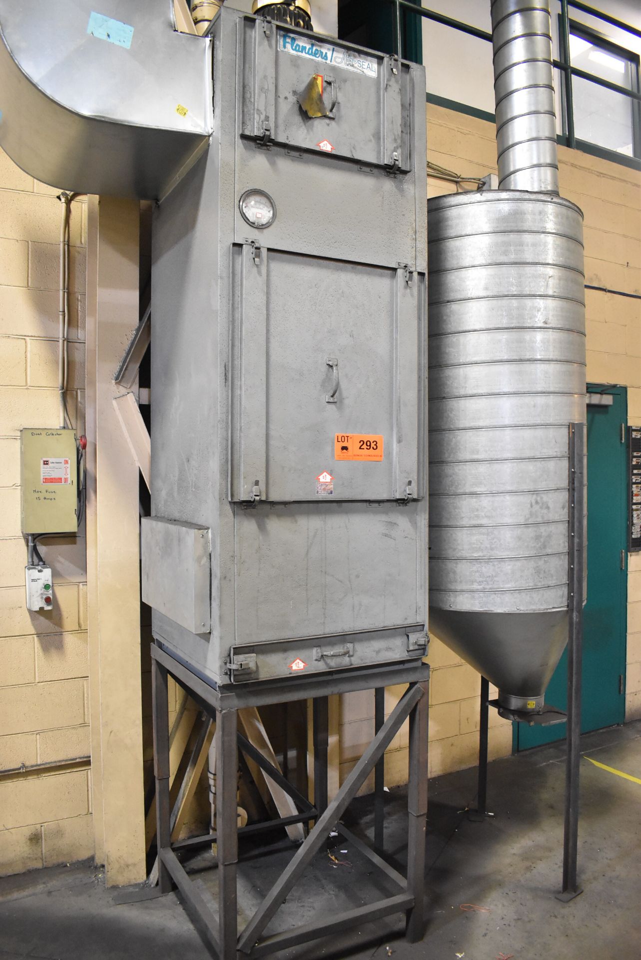 FLANDERS AIR SEAL DUST COLLECTOR WITH PIPING, S/N N/A (CI) [RIGGING FEE FOR LOT #293 - $450 CAD PLUS