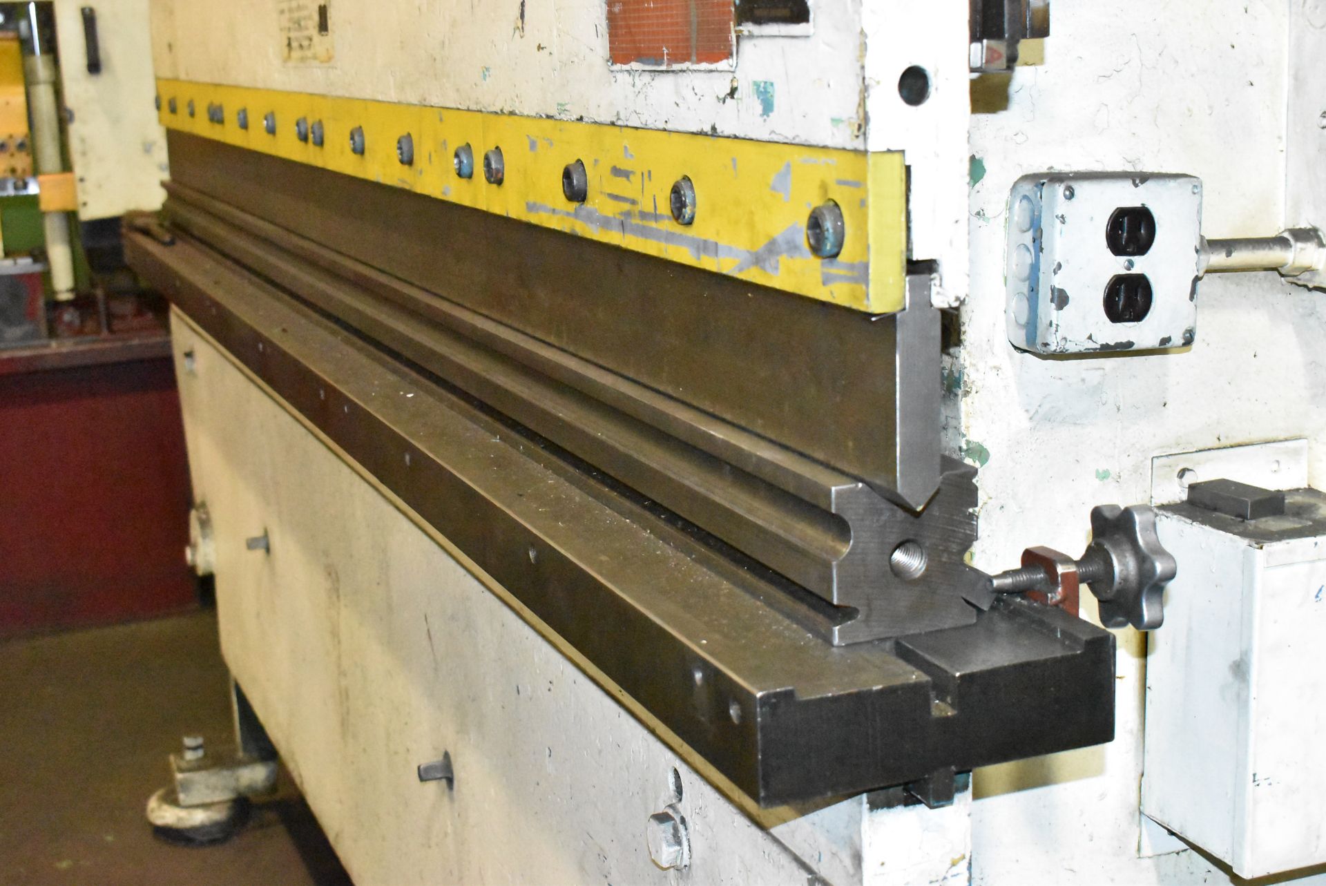 PACIFIC 8' X 14 GA 10 TON CAPACITY HYDRAULIC PRESS BRAKE, S/N 2585 (CI) [RIGGING FEE FOR LOT # - Image 2 of 4