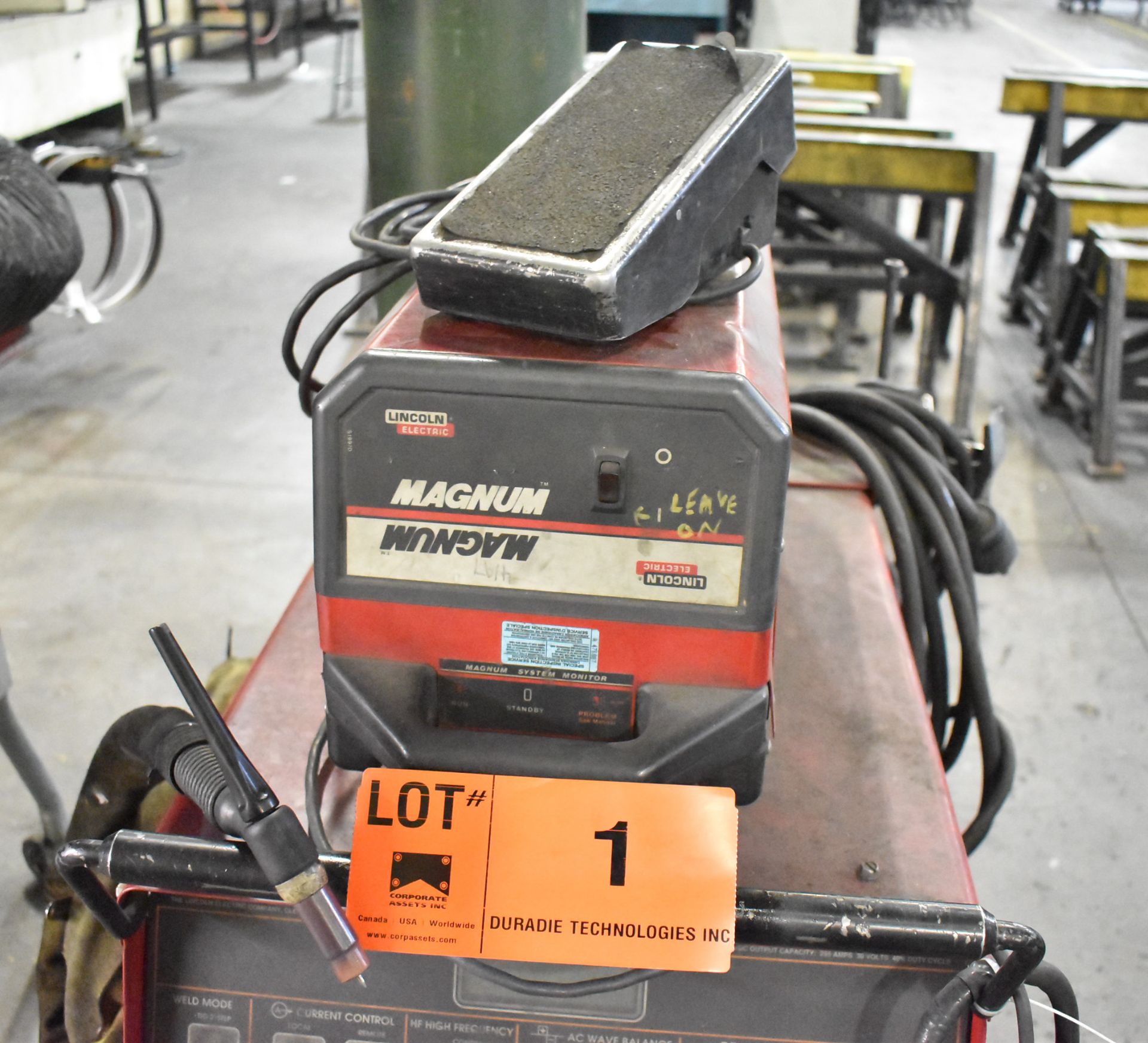 LINCOLN ELECTRIC SQUAREWAVE TIG 255 DIGITAL TIG WELDER WITH LINCOLN ELECTRIC CHILLER, CABLES & - Image 3 of 5