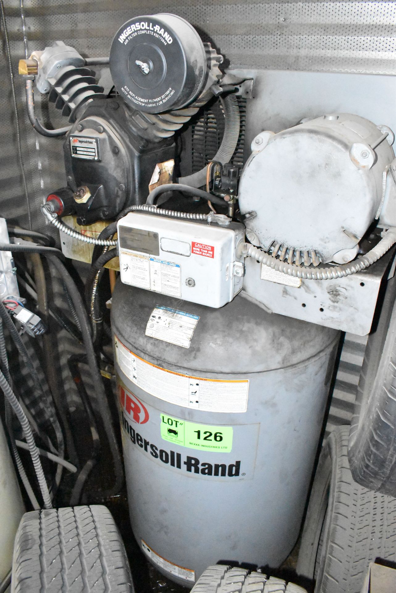 INGERSOLL RAND 7.5 HP AIR COMPRESSOR, S/N N/A (NOT IN SERVICE) [RIGGING FEE FOR LOT #126 - $10 CAD