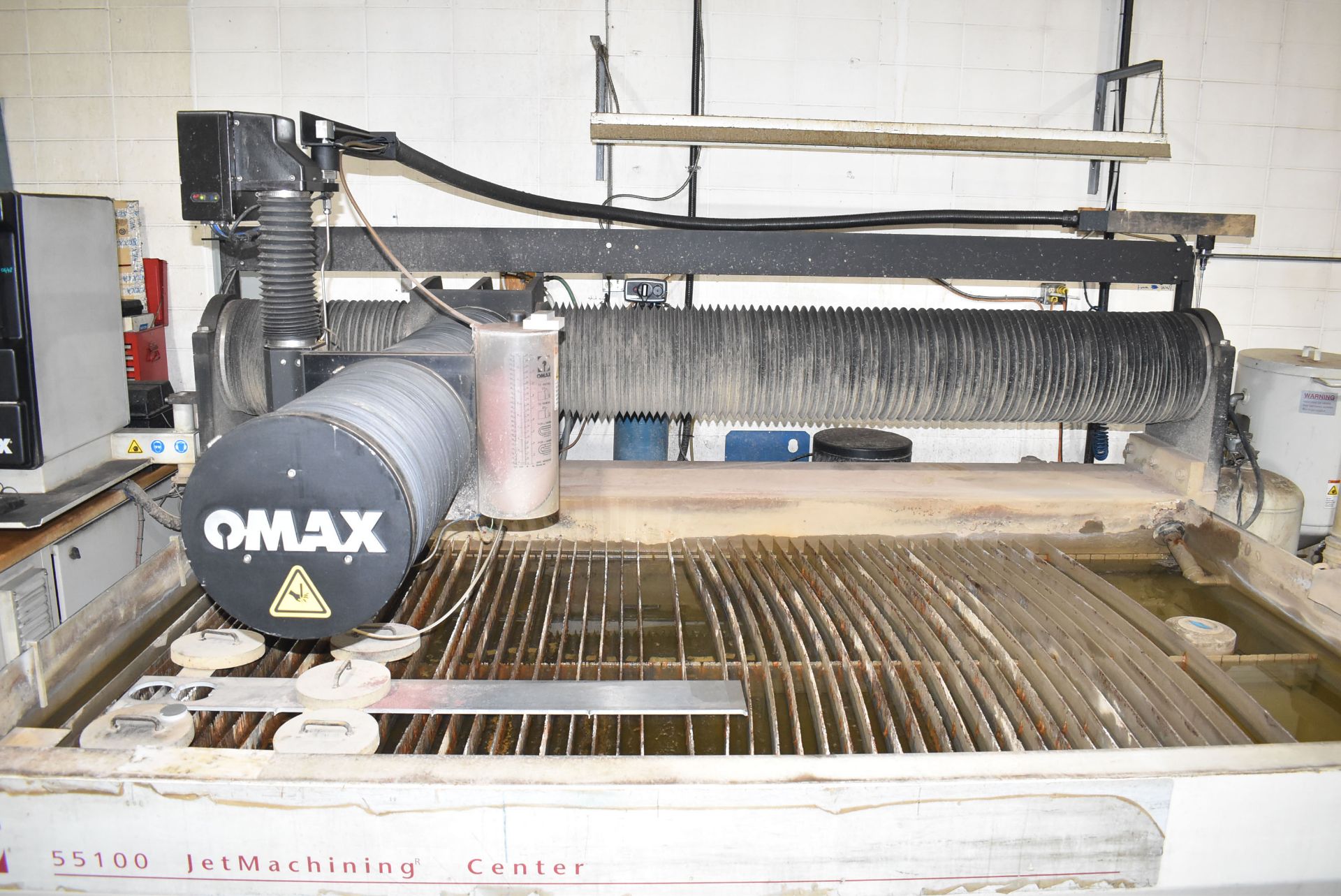 OMAX (2007) 55100 CNC WATERJET CUTTING SYSTEM WITH OMAX WINDOWS PC BASED CNC CONTROL, 55" X 100" - Image 11 of 20