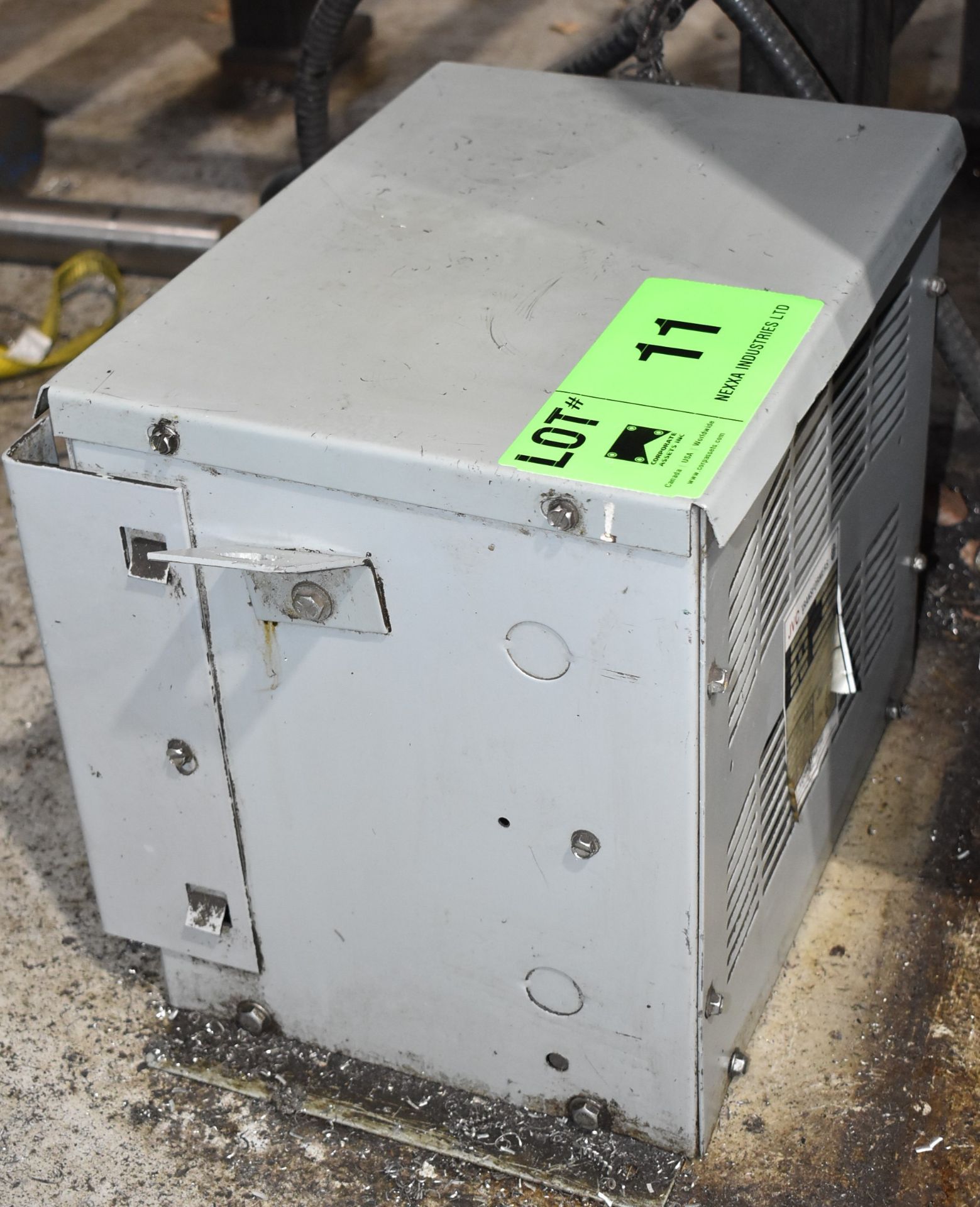 JVC 9 KVA TRANSFORMER, 440-208V/3PH/60HZ, S/N 23382-9 (CI) [RIGGING FEE FOR LOT #11 - $50 CAD PLUS