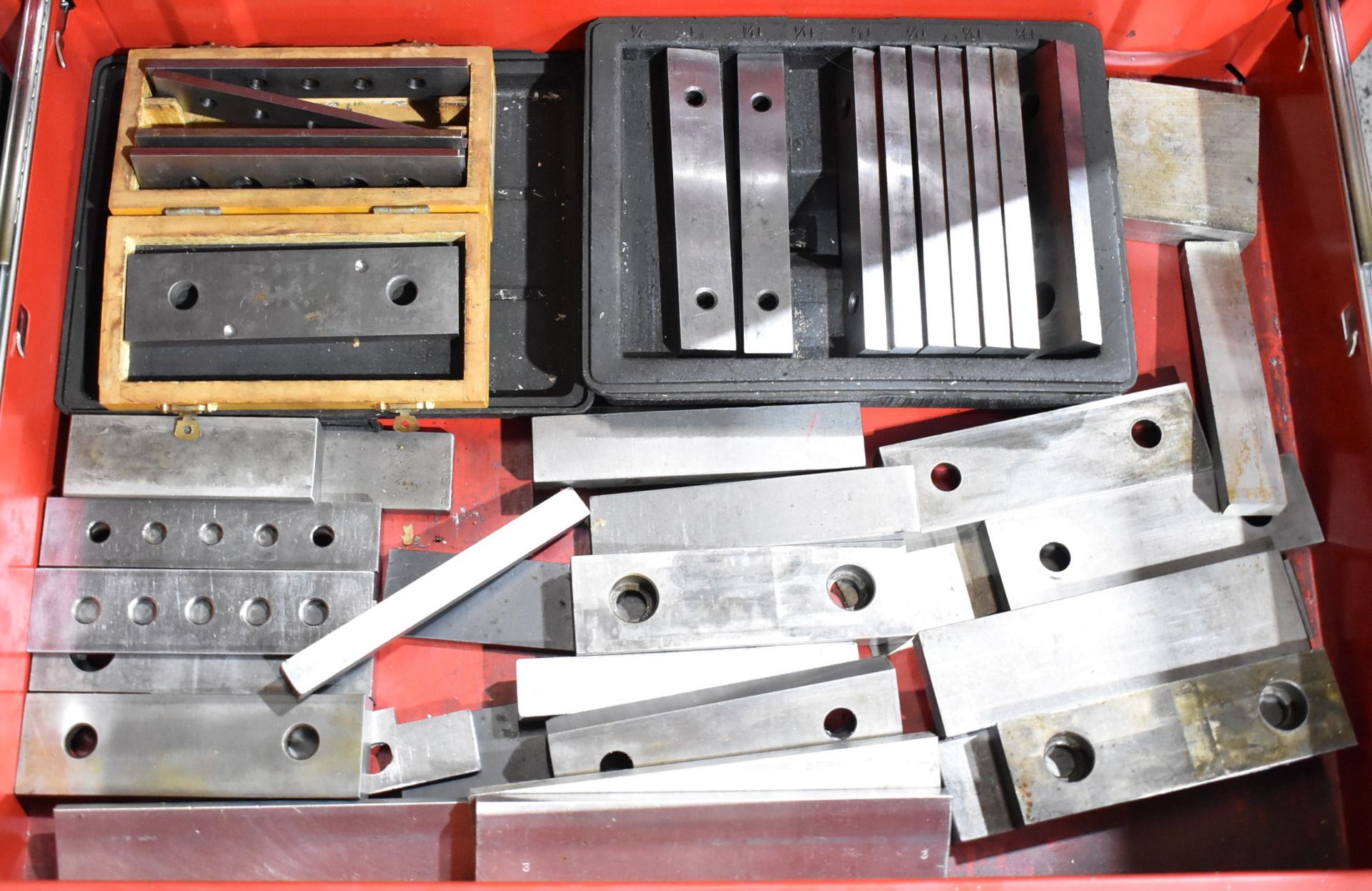 LOT/ CONTENTS OF ROLLING TOOL CABINET CONSISTING OF COLLETS, HEAT SHRINK TOOLING, PARALLELS, CARBIDE - Image 8 of 8