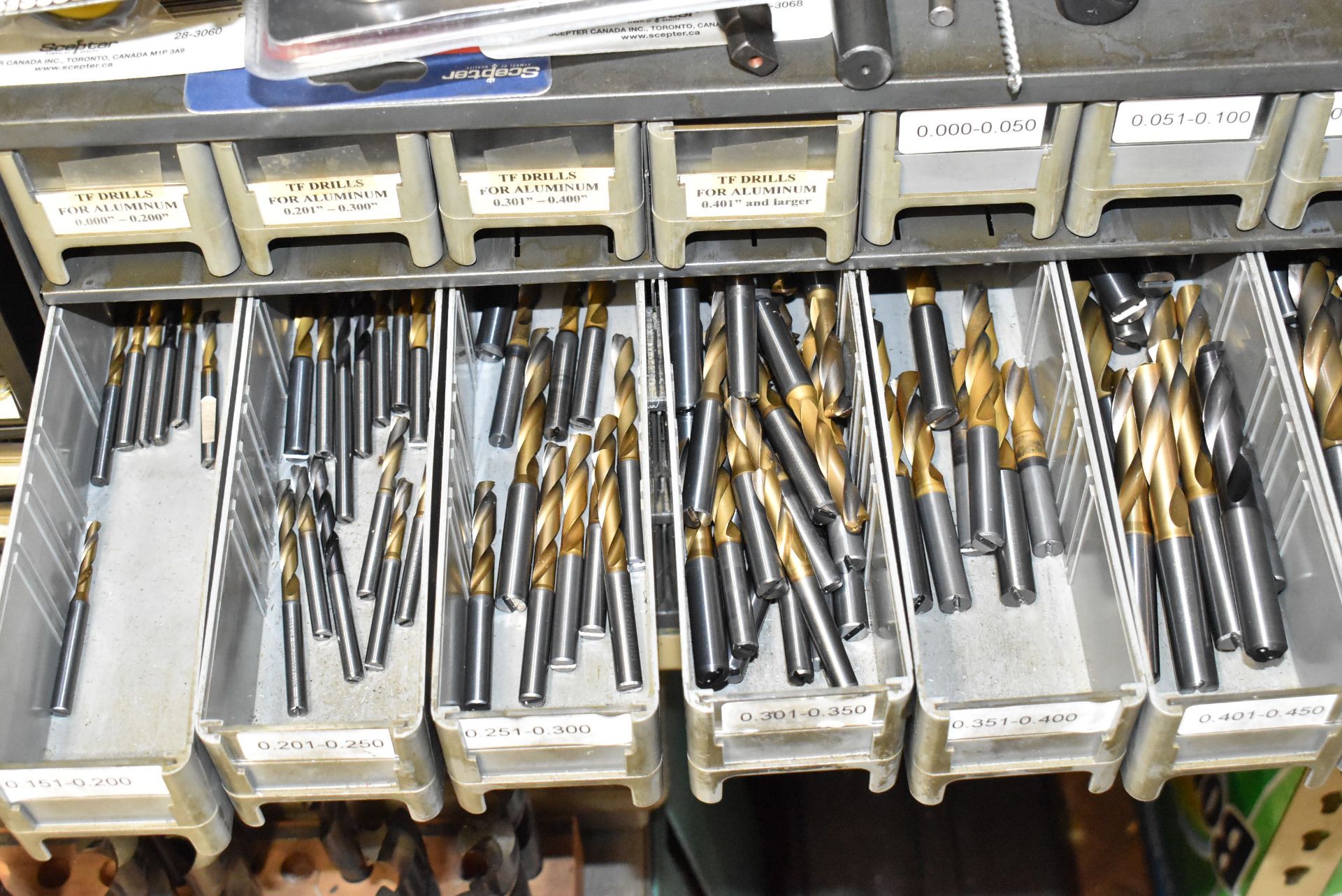 LOT/ (1) SHELVING SECTION WITH CONTENTS CONSISTING OF DRILLS, REAMERS, CUTTING TOOLS, PARTS AND - Image 11 of 13