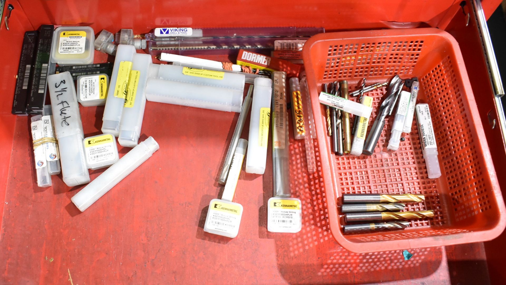 LOT/ CONTENTS OF ROLLING TOOL CABINET CONSISTING OF COLLETS, HEAT SHRINK TOOLING, PARALLELS, CARBIDE - Image 6 of 8