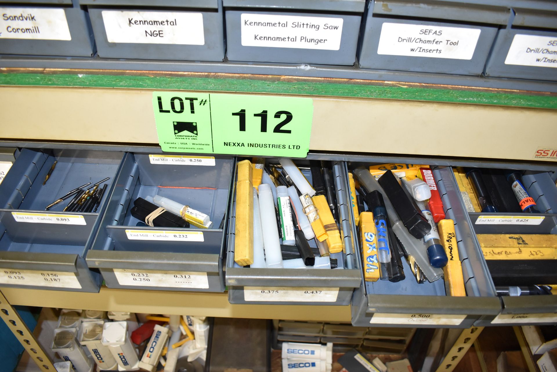 LOT/ (1) SHELVING SECTION WITH CONTENTS CONSISTING OF CARBIDE INSERTS AND CUTTING TOOLS [RIGGING FEE - Image 5 of 7