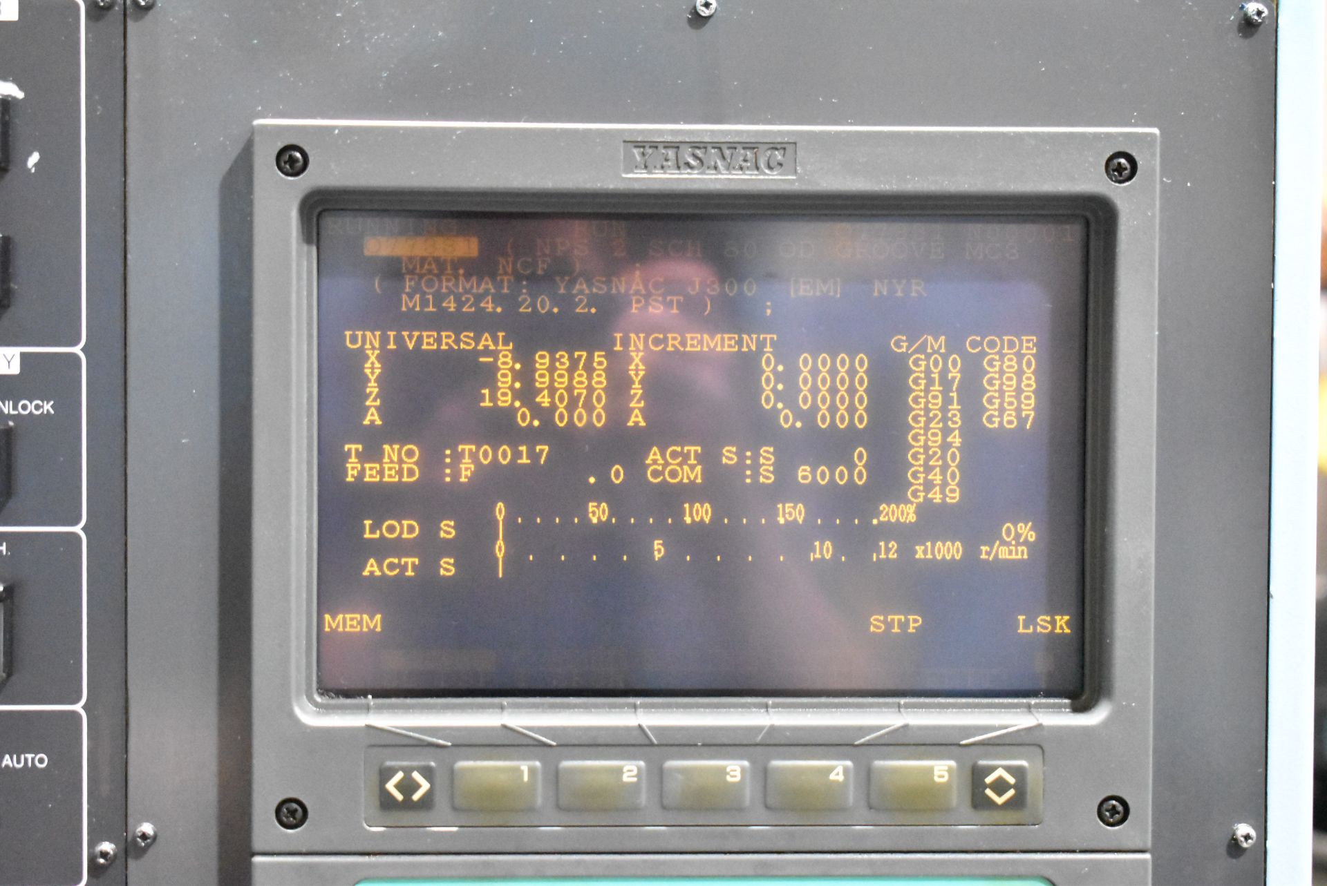 MATSUURA (2001) MC-800VG2 VERTICAL MACHINING CENTER WITH YASNAC CNC CONTROL, 45.27" X 20.07" - Image 4 of 18