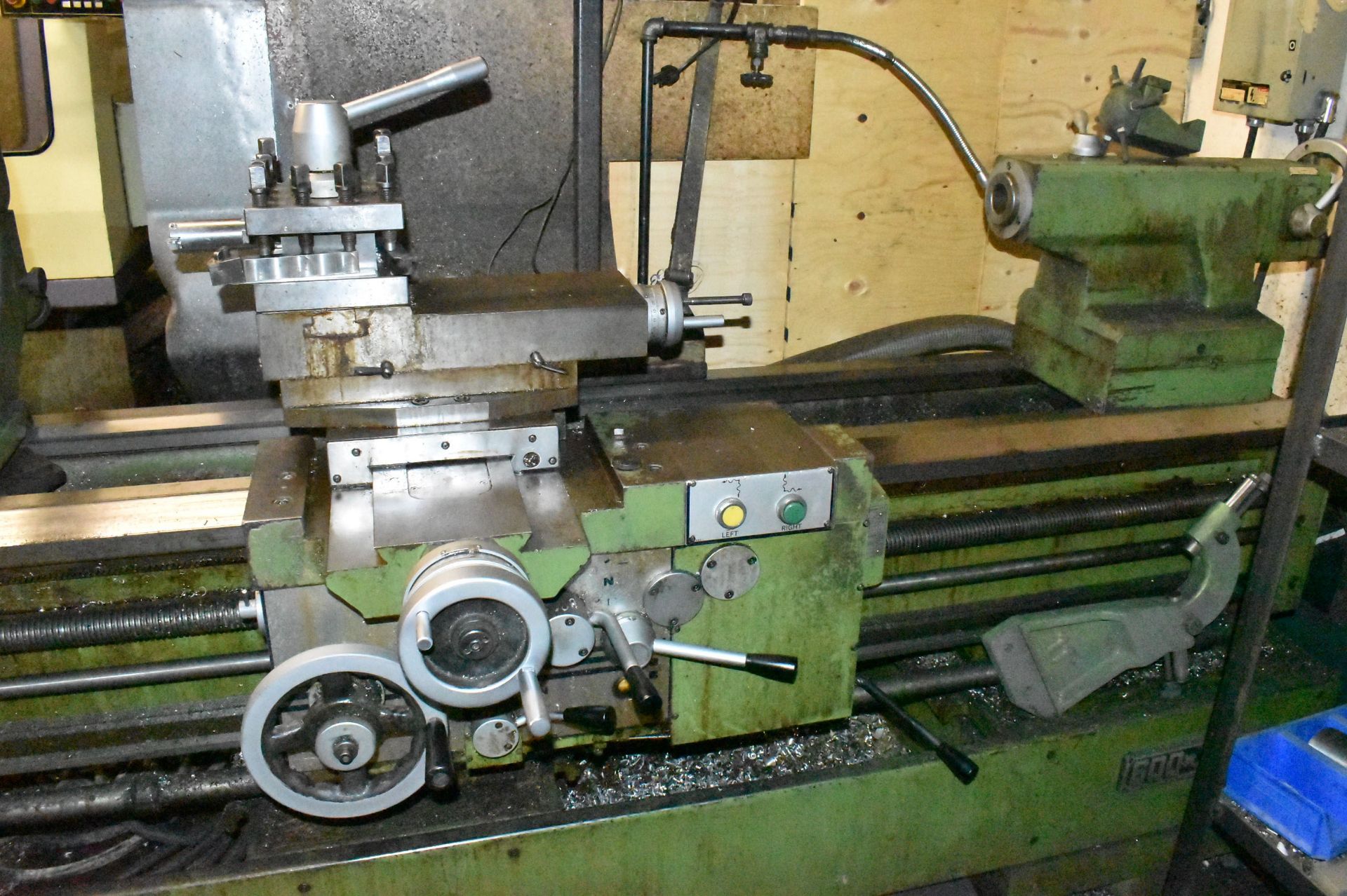 TAKANG 600X2000 HEAVY DUTY TWIN CHUCK HOLLOW SPINDLE GAP BED ENGINE LATHE WITH 24" SWING OVER BED, - Image 5 of 11