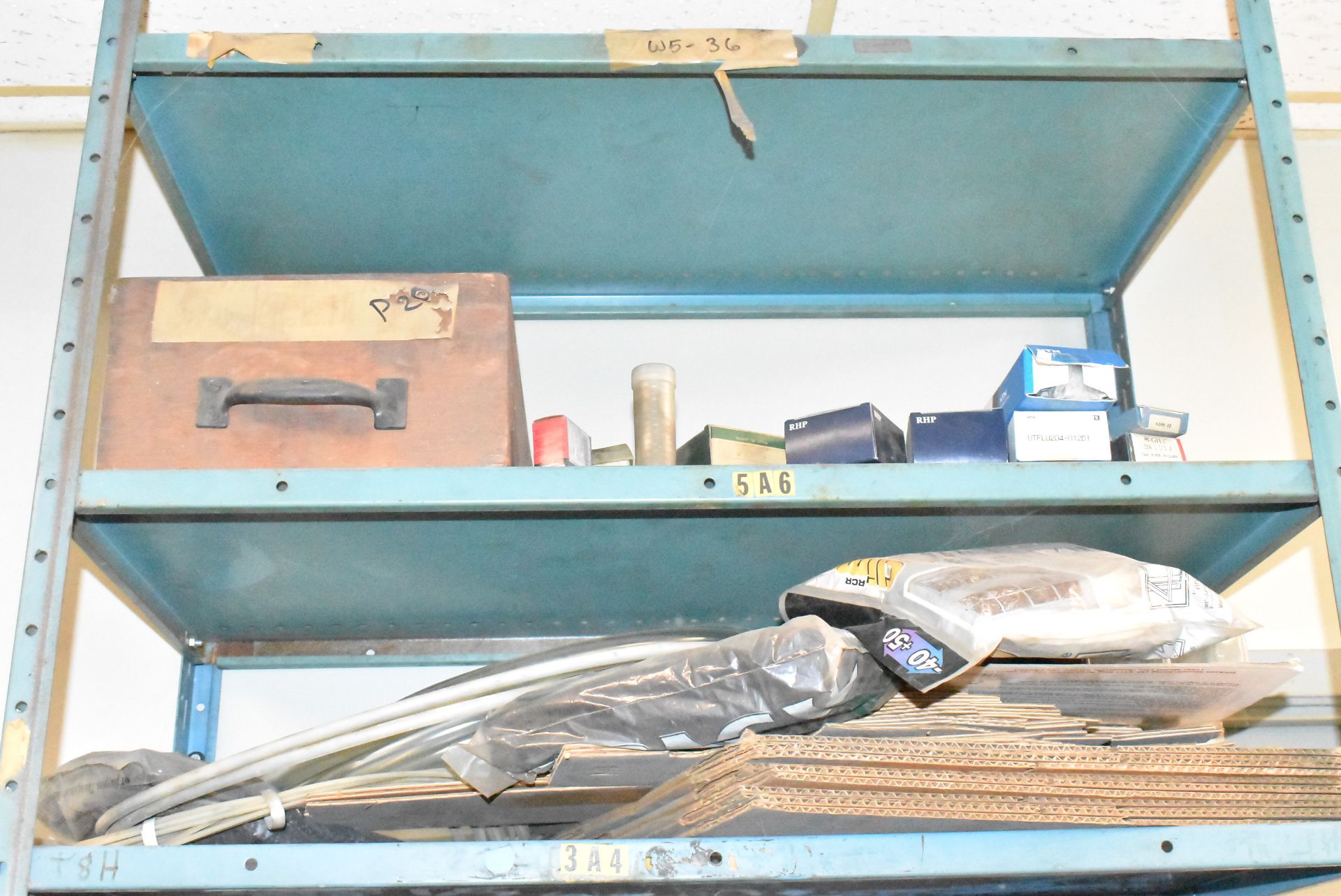 LOT/ STEEL SHELF WITH CONTENTS - INCLUDING TOOLS, SHOP SUPPLIES & HARDWARE - Image 2 of 6