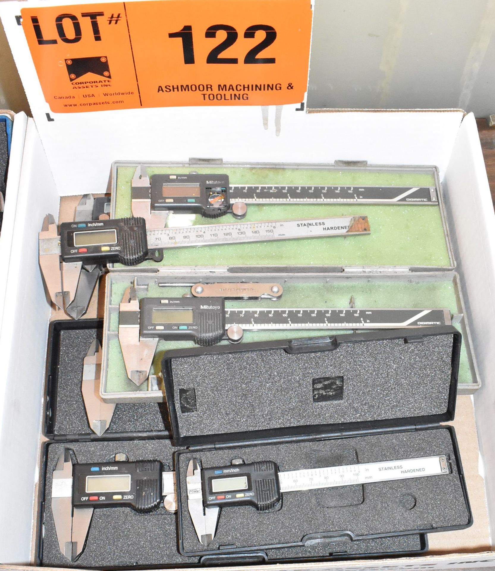 LOT/ DIGITAL VERNIER CALIPERS