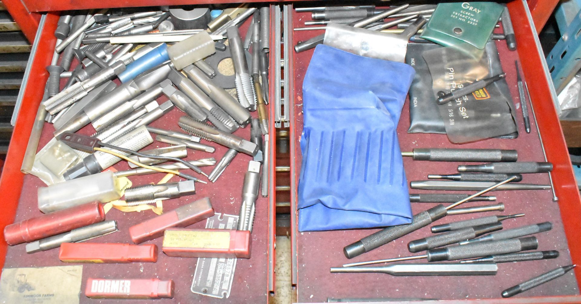 LOT/ ROLLING TOOL BOX WITH CONTENTS - INCLUDING HAND TOOLS, TAPS & DIES WITH HANDLES, WRENCHES, - Image 6 of 15