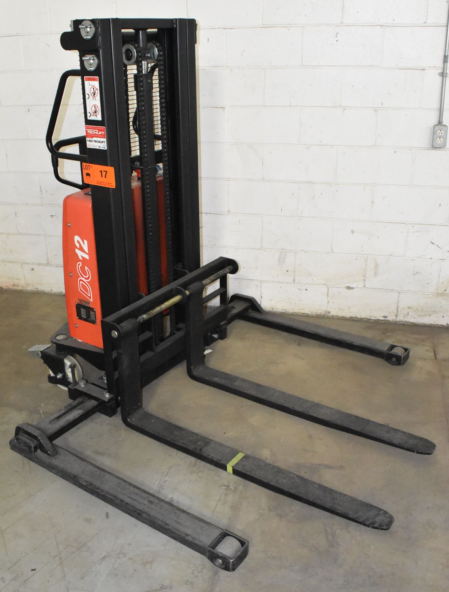 HELI CBS12J 2,540 LB. CAPACITY SEMI-ELECTRIC PALLET STACKER WITH 78" MAX. LIFT HEIGHT, S/N: