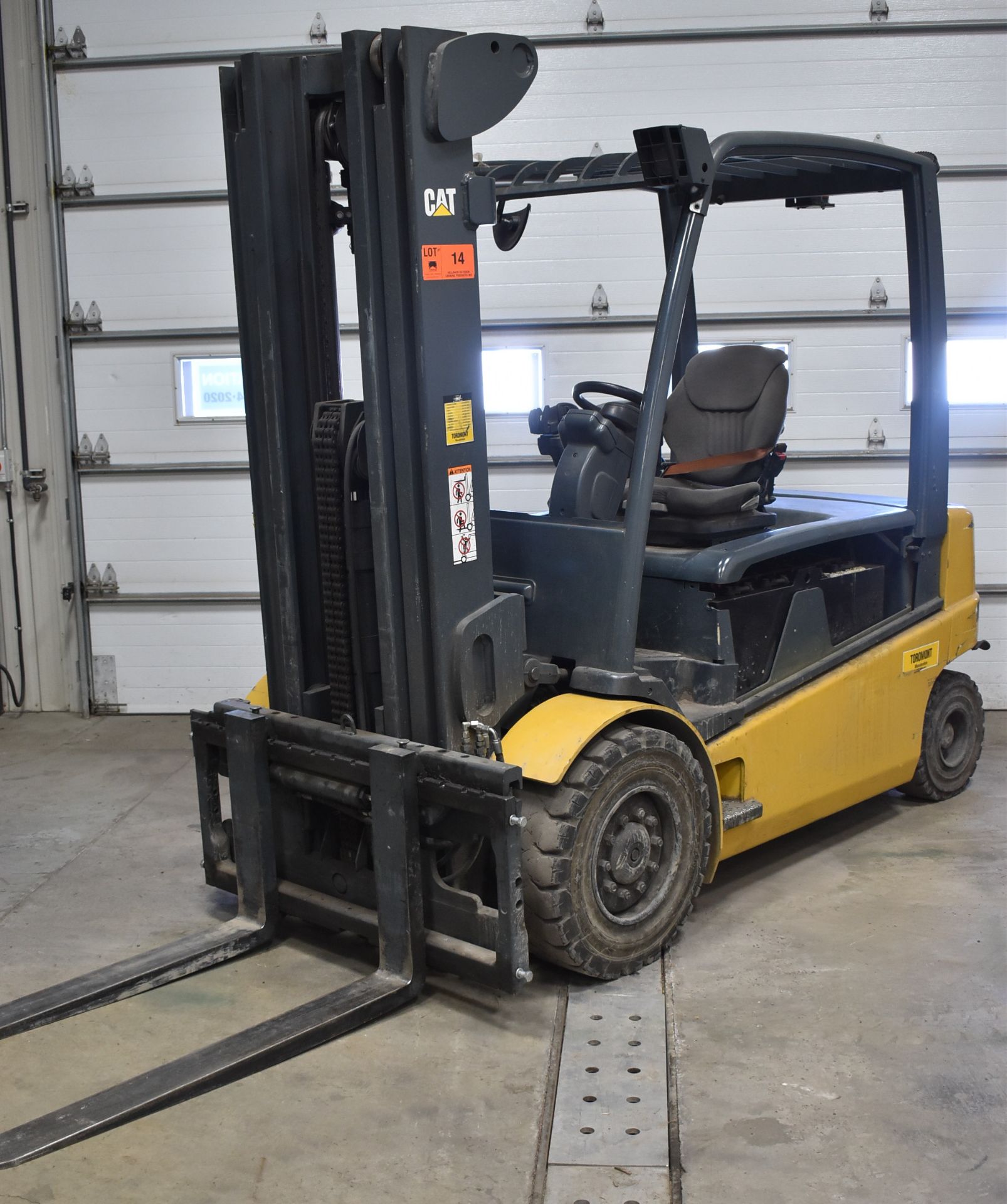 JUNGHENREICH (2010) EP8000 5,700 LB. CAPACITY 80V ELECTRIC FORKLIFT WITH 193" MAX. LIFT HEIGHT, 3- - Image 2 of 15