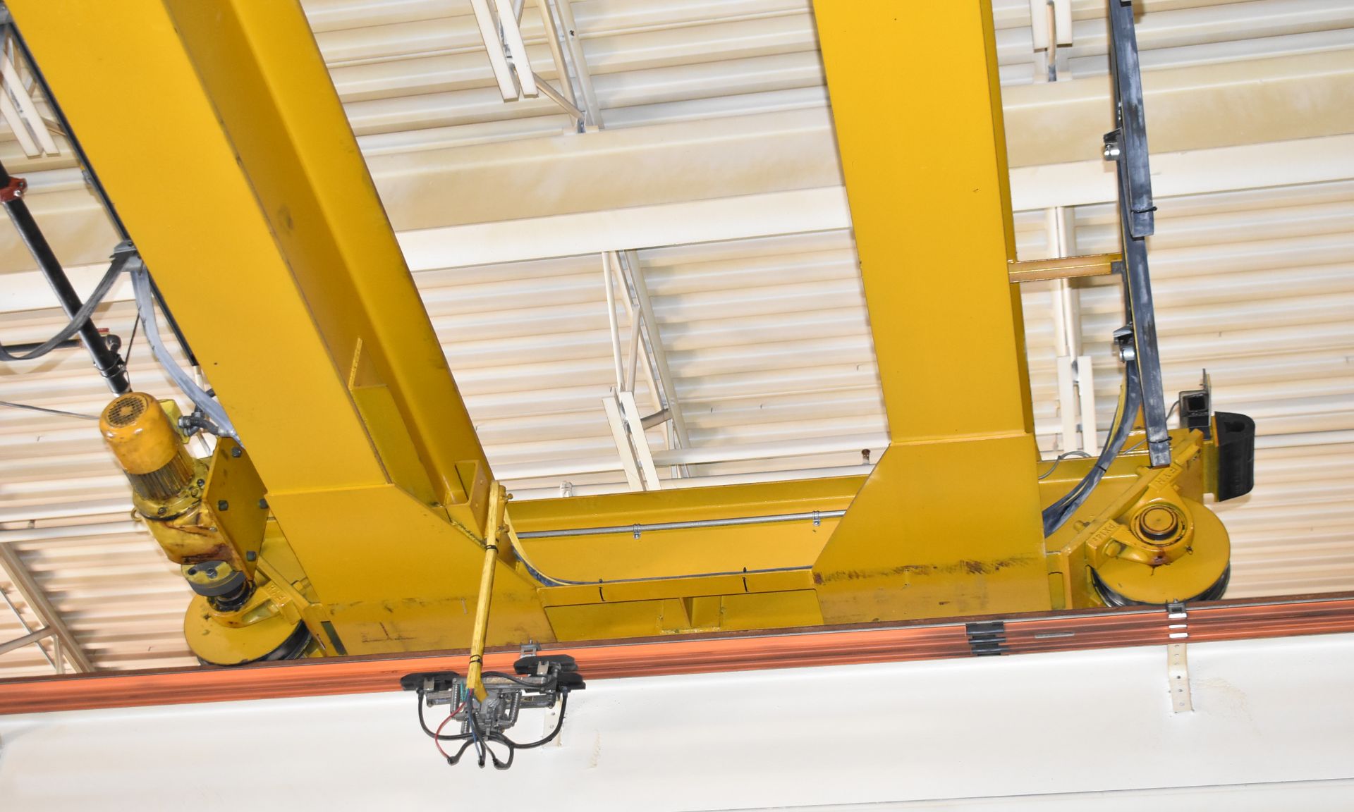 CANADIAN CRANE & HOIST 15-TON CAPACITY DOUBLE GIRDER TOP-RUNNING OVERHEAD BRIDGE CRANE WITH 30' - Image 3 of 7