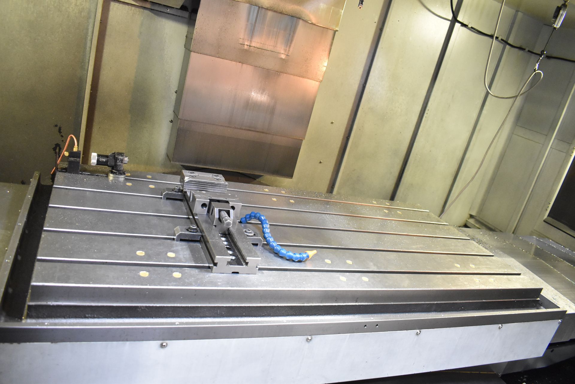 AWEA (2013) AF-1600 HIGH-SPEED CNC VERTICAL MACHINING CENTER WITH MITSUBISHI M70 CNC CONTROL, 32" - Image 7 of 17