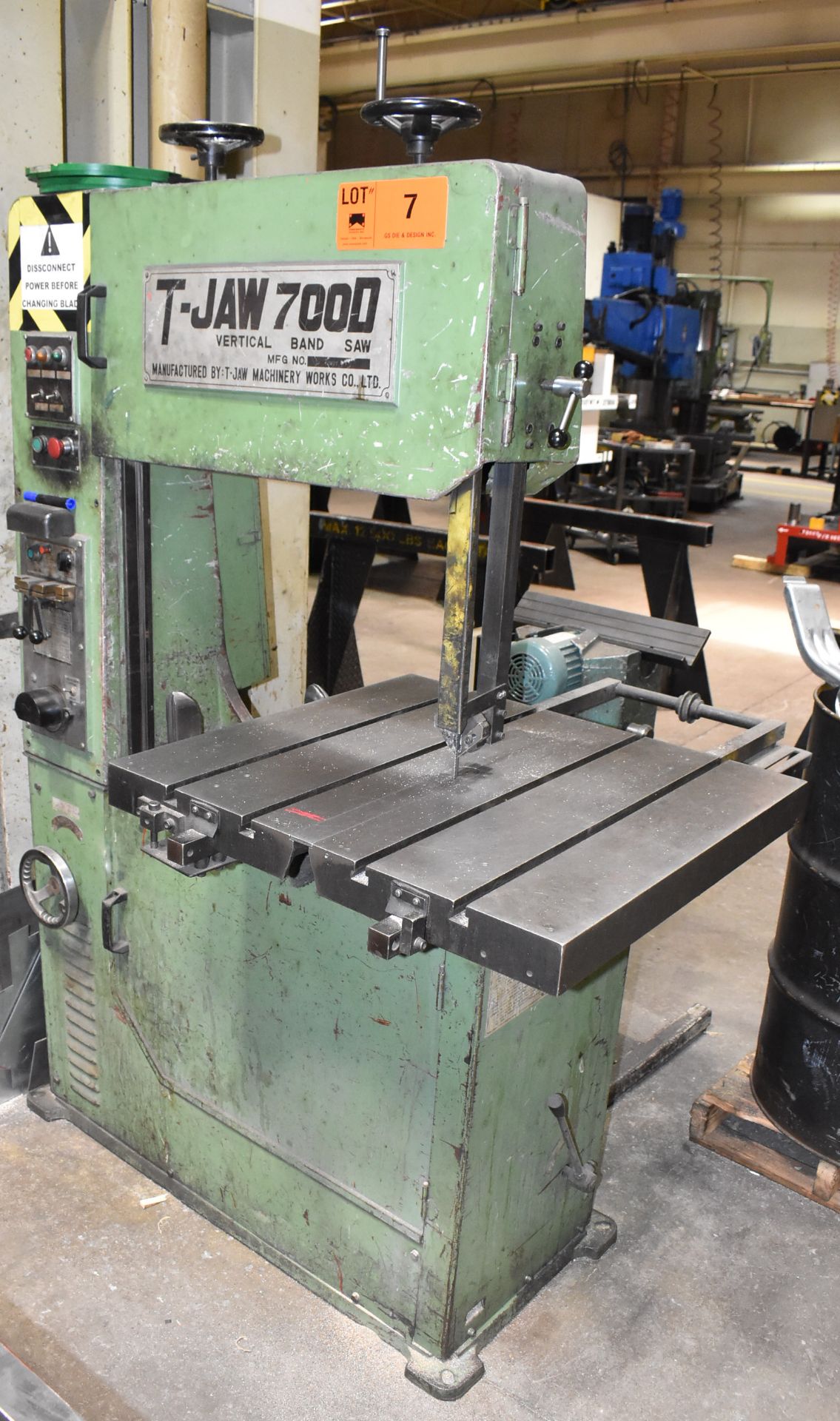 T-JAW 700D VERTICAL BAND SAW WITH 29"X27" TABLE, 28" THROAT, 15" MAX. WORKPIECE HEIGHT, BLADE - Image 2 of 8