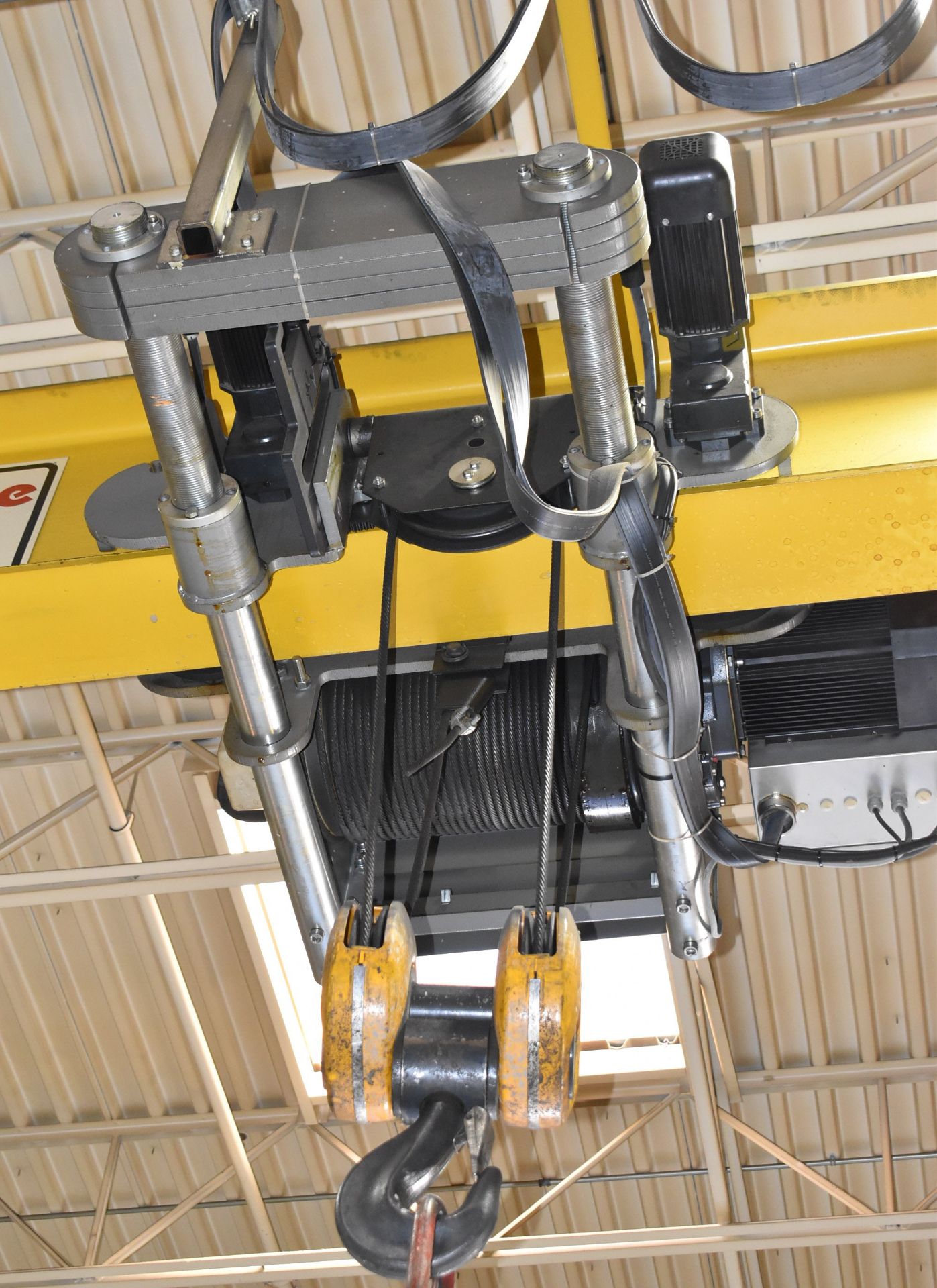 CANADIAN CRANE (2002) 10-TON CAPACITY SINGLE GIRDER TOP-RUNNING OVERHEAD BRIDGE CRANE WITH 30' SPAN, - Image 4 of 8