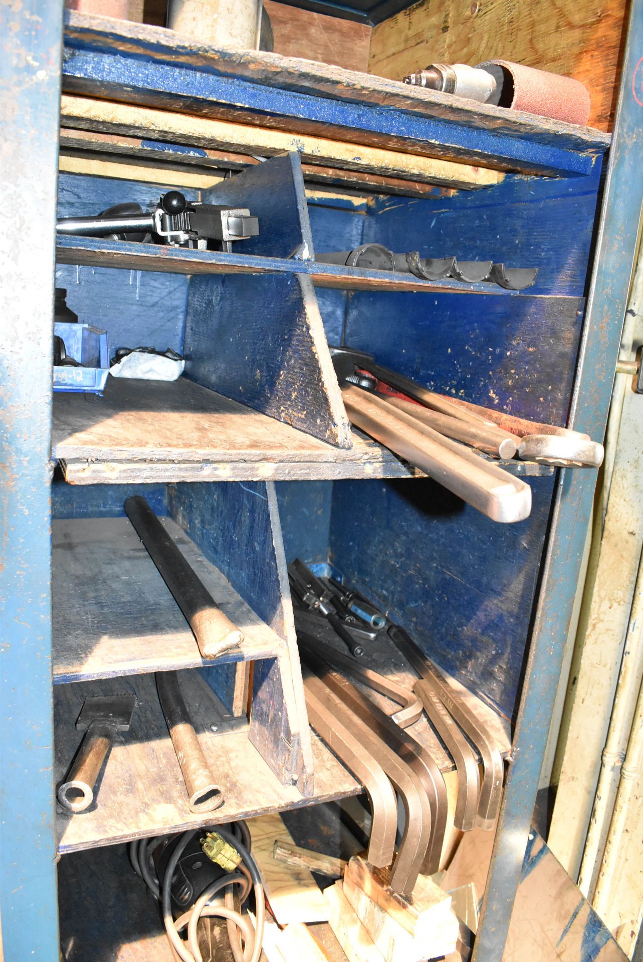 LOT/ 5-DRAWER CABINET & RACK WITH CONTENTS CONSISTING OF PUNCHES, END MILLS, DRILLS & HAND TOOLS - Image 8 of 9