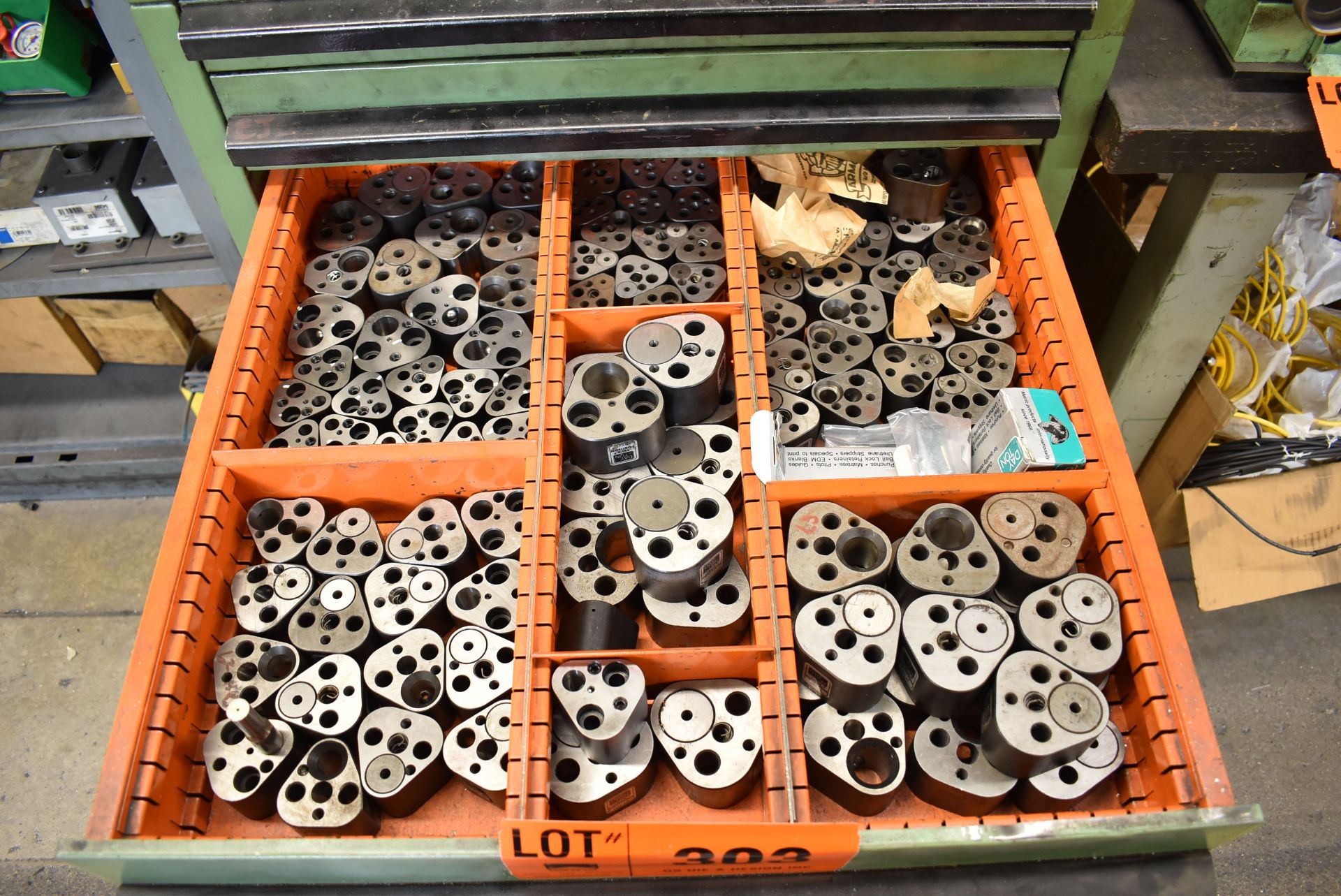 LOT/ 7-DRAWER TOOL CABINET WITH CONTENTS CONSISTING OF PINS, DAYTON RETAINERS, FITTINGS & BELTS - Image 4 of 7