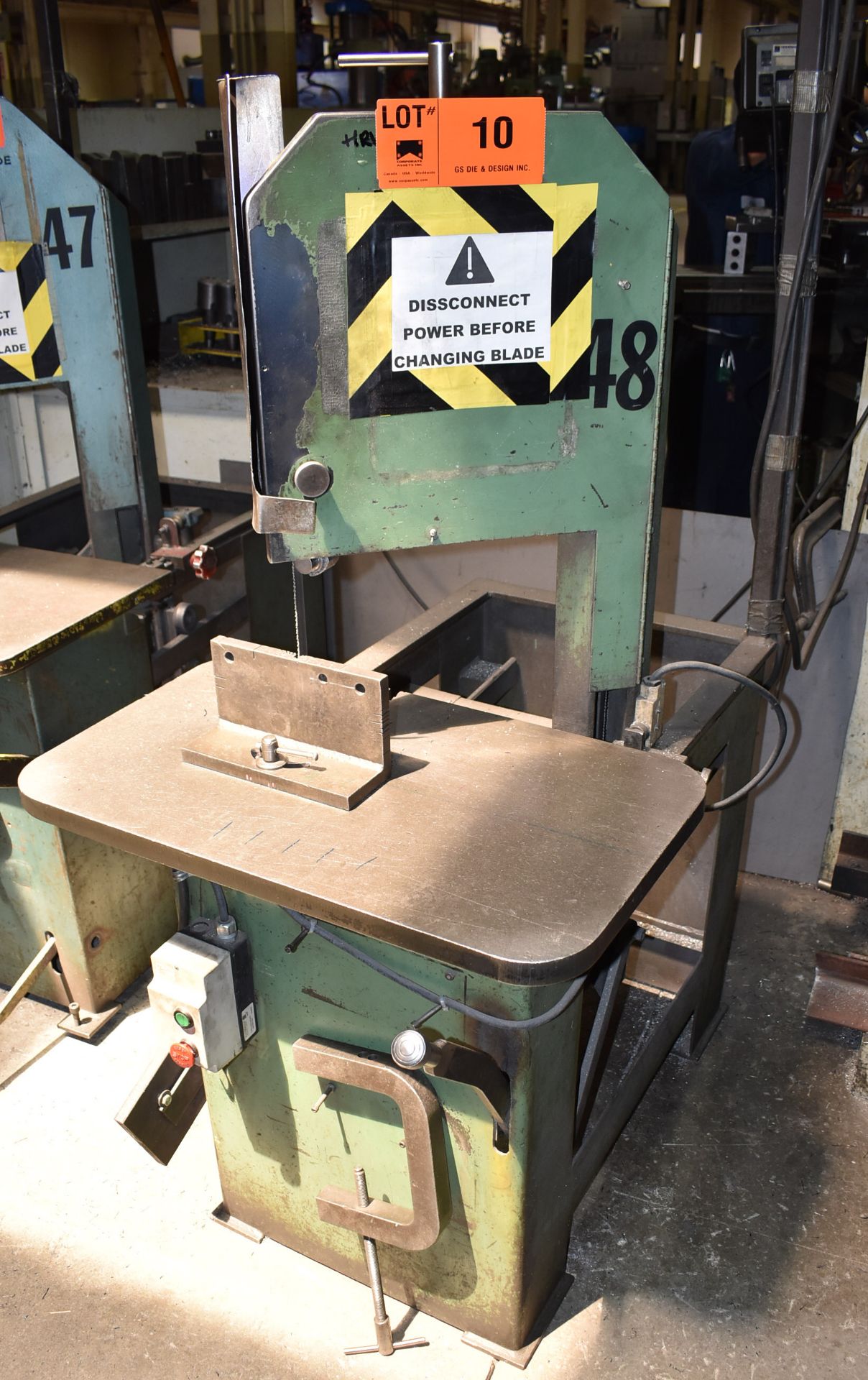 MFG. UNKNOWN ROLL-IN VERTICAL BAND SAW WITH 30"X18" TABLE, 13" THROAT, S/N: N/A (CI) [RIGGING FEES