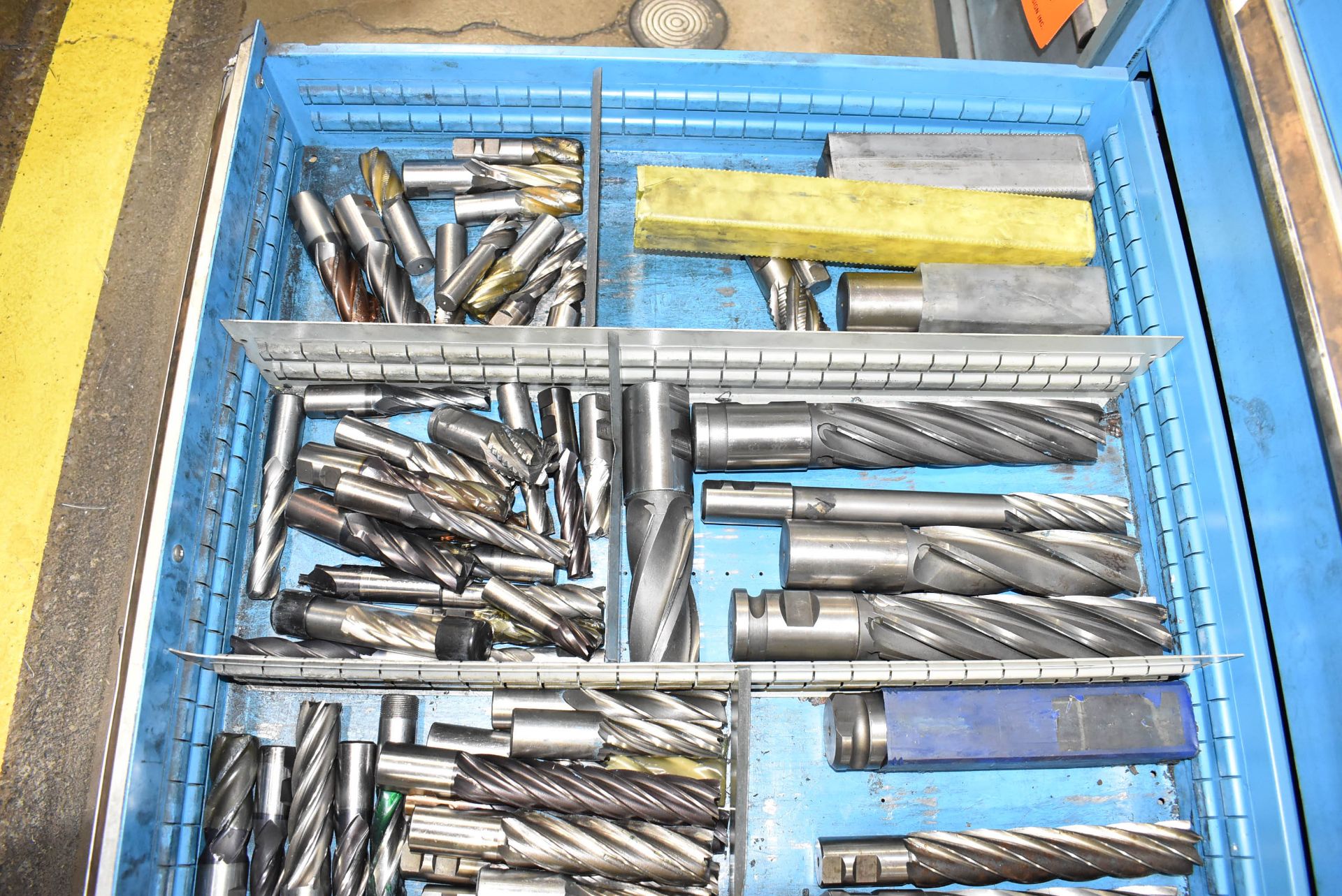 LOT/ CONTENTS OF DRAWER CONSISTING OF END MILLS - Image 3 of 3