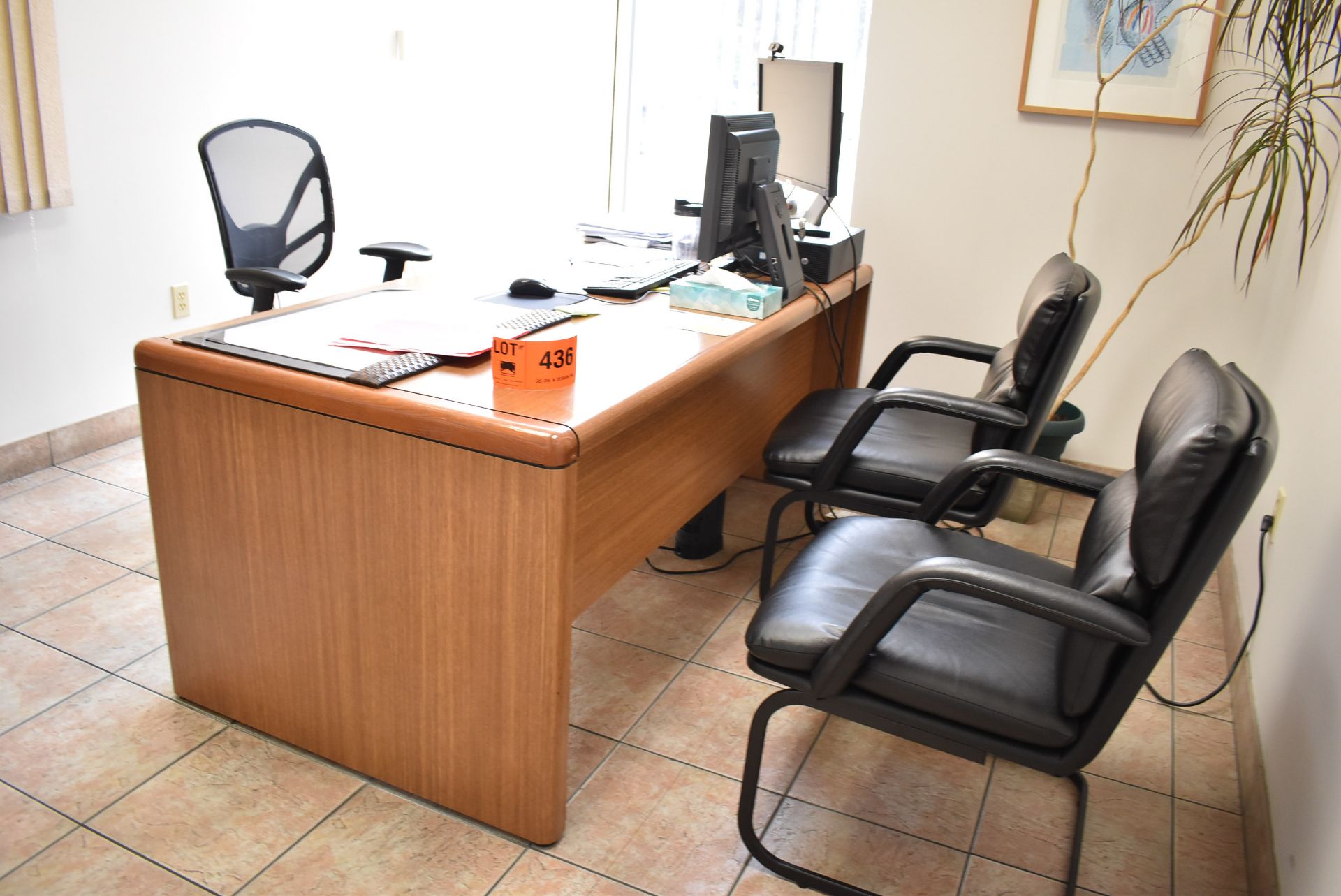 LOT/ OFFICE FURNITURE CONSISTING OF DESK, CREDENZA & (3) CHAIRS (FURNITURE ONLY - NO CONTENTS OR