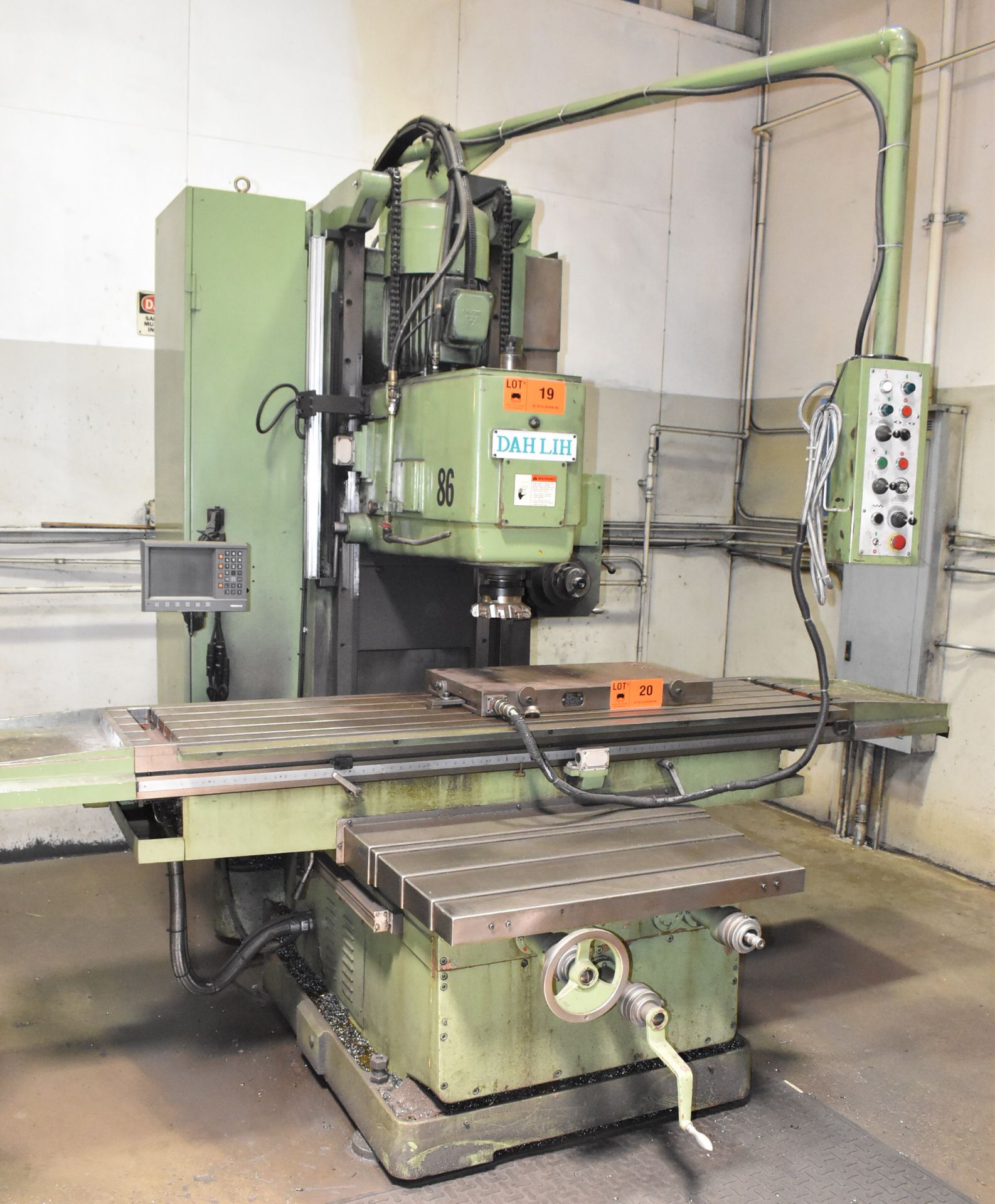 DAHLIH (2004) DL-V1600 BED-TYPE UNIVERSAL MILLING MACHINE WITH 82"X20" TABLE, TRAVELS: