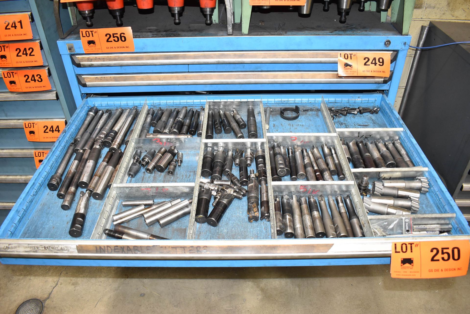 LOT/ CONTENTS OF DRAWER CONSISTING OF CARBIDE INSERT CUTTERS