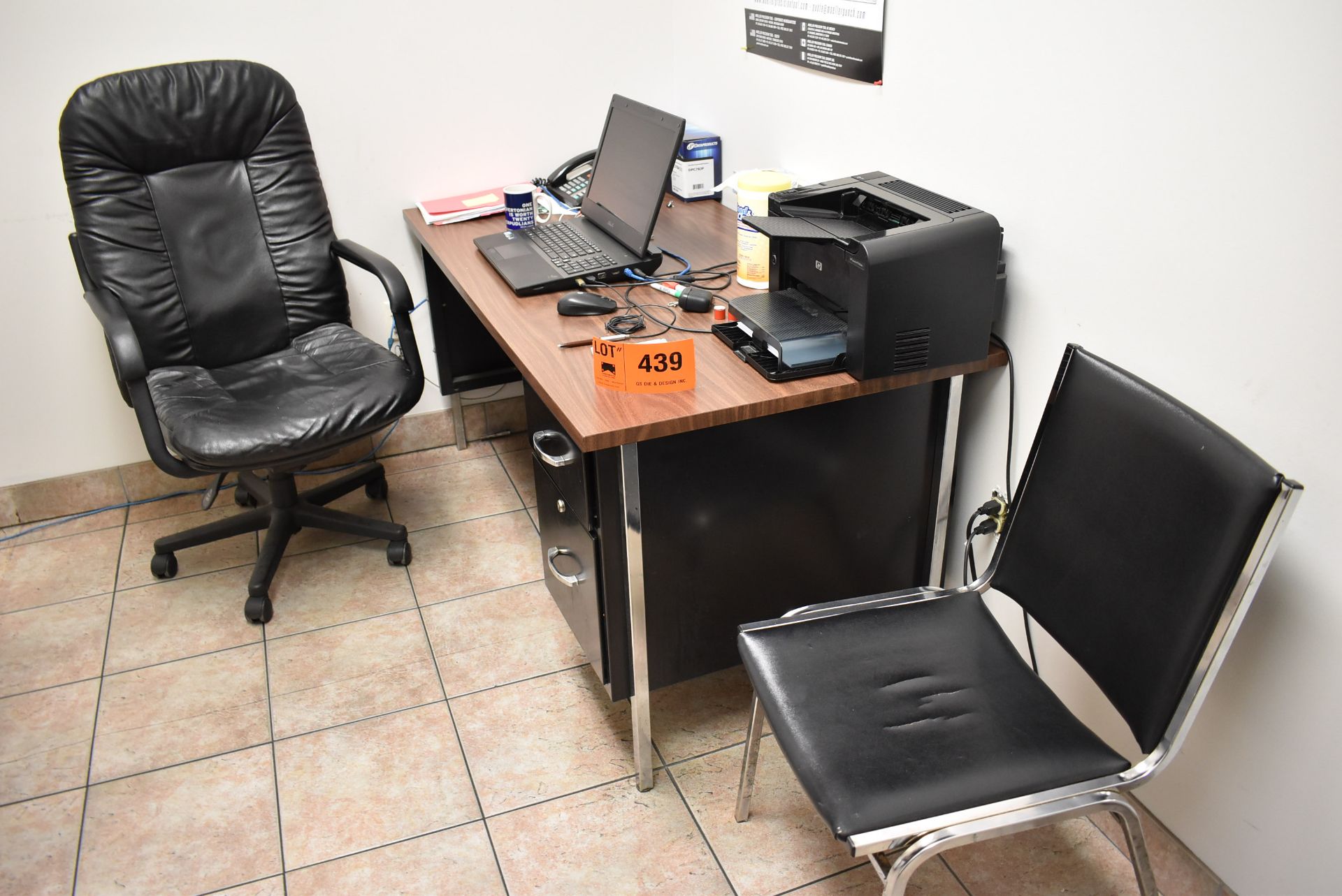 LOT/ OFFICE FURNITURE CONSISTING OF (2) DESKS & (3) CHAIRS (FURNITURE ONLY - NO CONTENTS OR