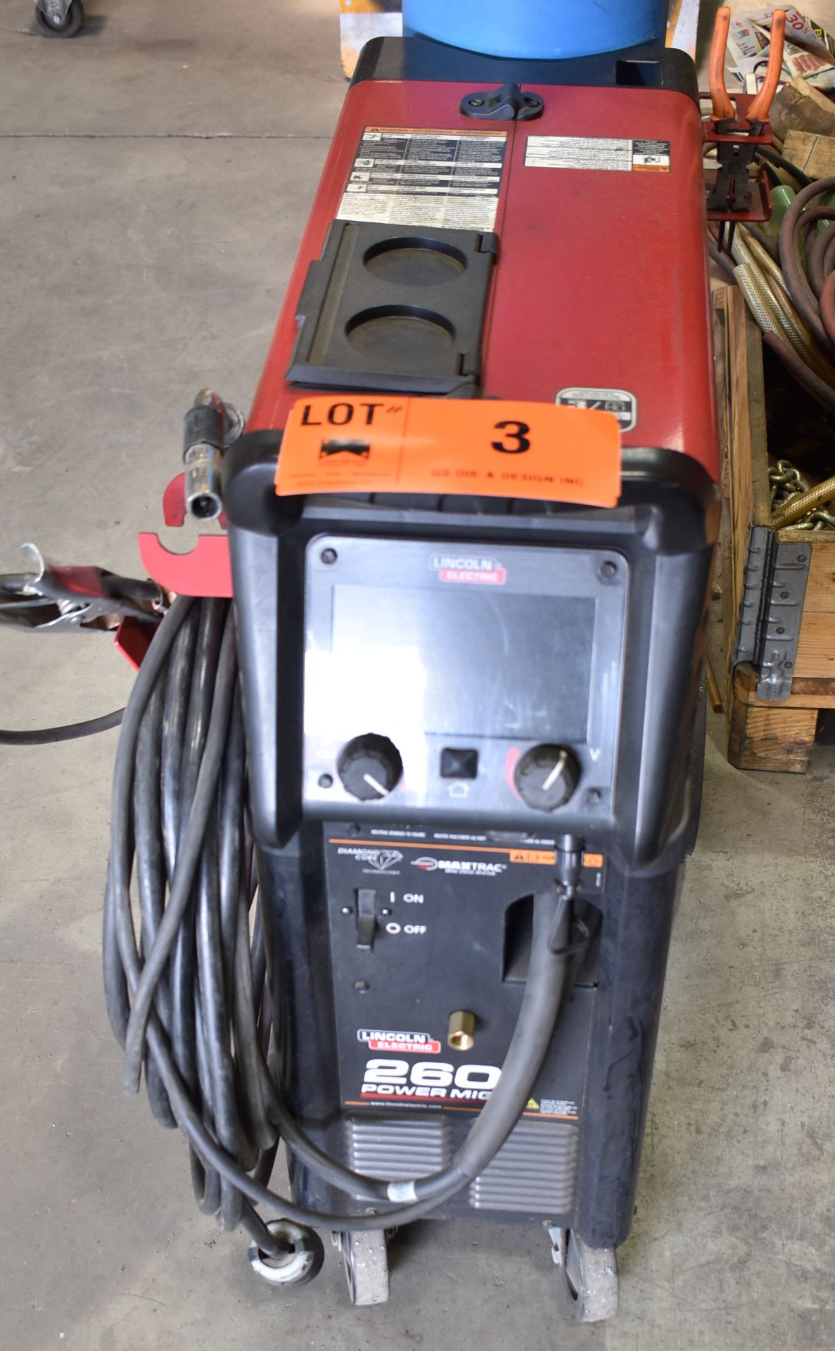 LINCOLN ELECTRIC POWER MIG 260 PORTABLE MIG WELDER WITH DIGITAL CONTROL, MAXTRAC WIRE DRIVE