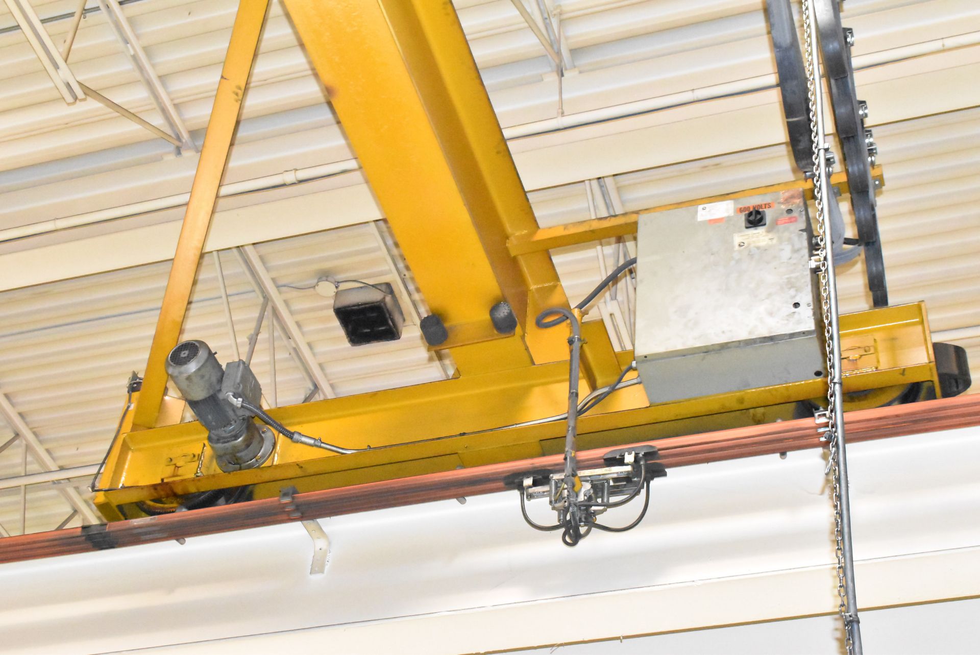 CANADIAN CRANE & HOIST 10-TON CAPACITY SINGLE GIRDER TOP-RUNNING OVERHEAD BRIDGE CRANE WITH 30' - Image 6 of 8