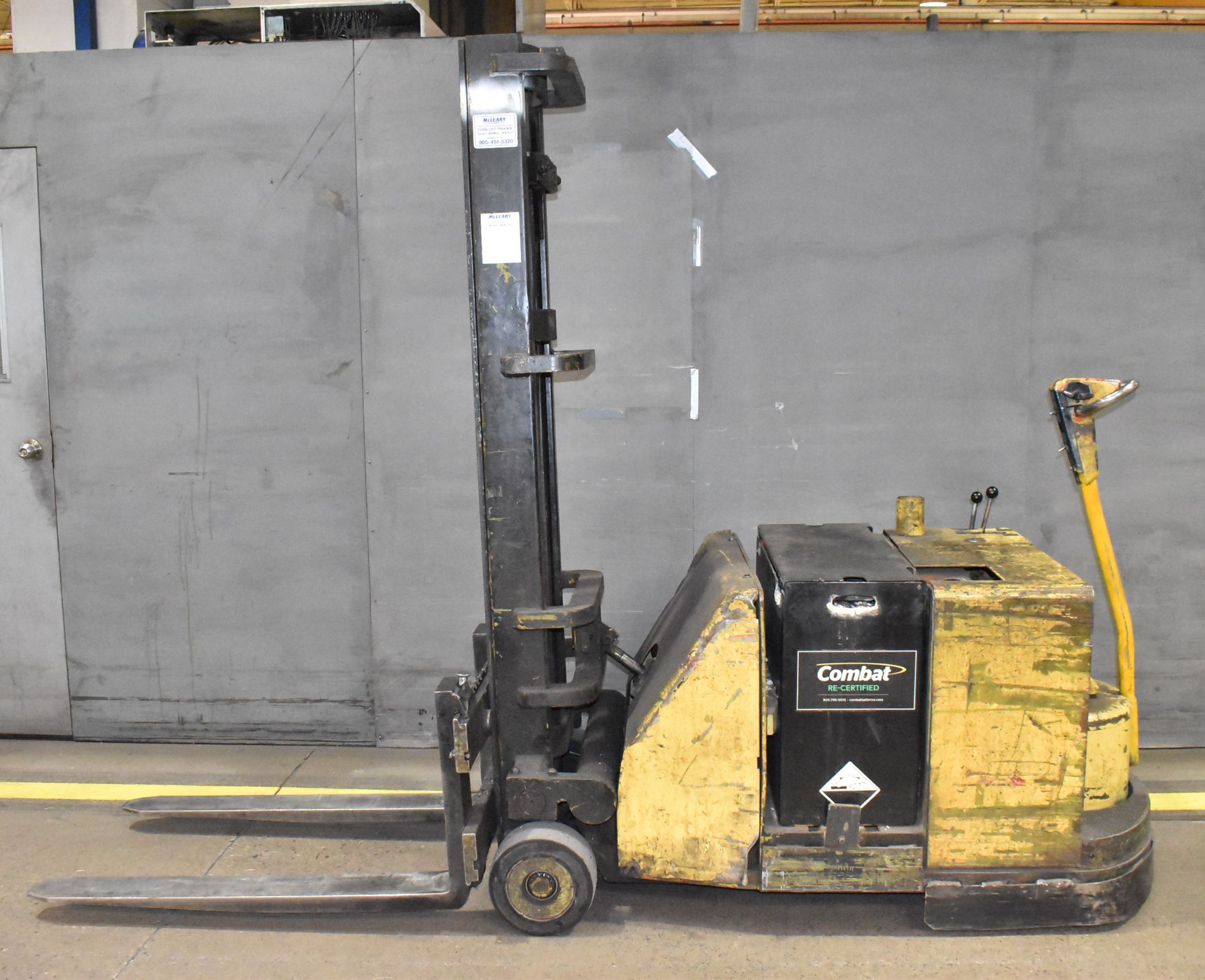 CLARK ST30B 3000 LB. CAPACITY 24V ELECTRIC WALK-BEHIND STACKER FORKLIFT WITH 130" MAX. LIFT - Image 5 of 6