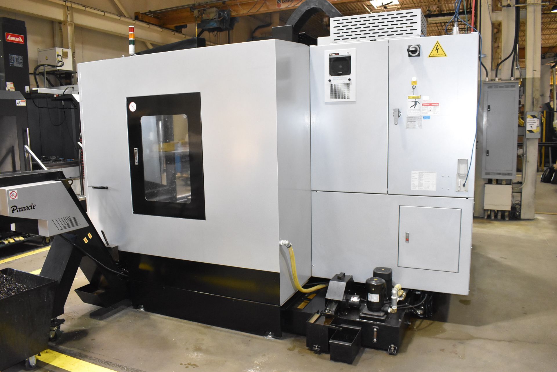 PINNACLE (2016) LV-137 HIGH-SPEED CNC VERTICAL MACHINING CENTER WITH MITSUBISHI M80 CNC CONTROL, - Image 14 of 18