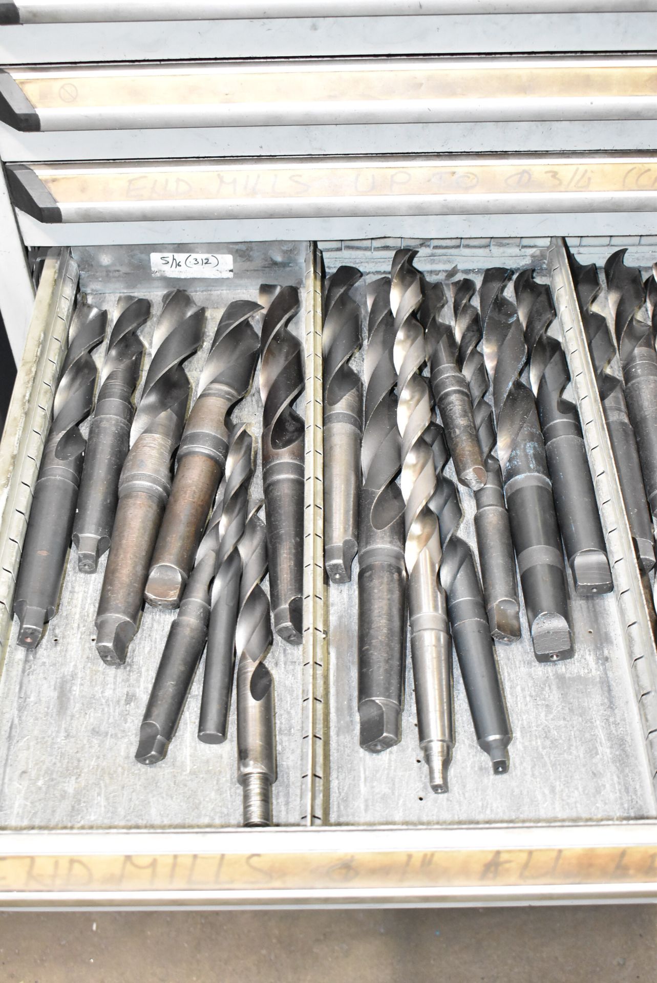 LOT/ CONTENTS OF DRAWER CONSISTING OF TAPERSHANK DRILLS - Image 2 of 3