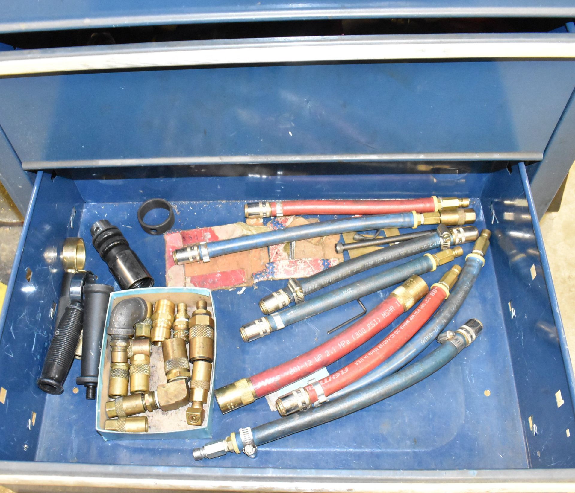 LOT/ MASTERCRAFT TOOLBOX WITH CONTENTS CONSISTING OF FITTINGS & SUPPLIES - Image 3 of 3