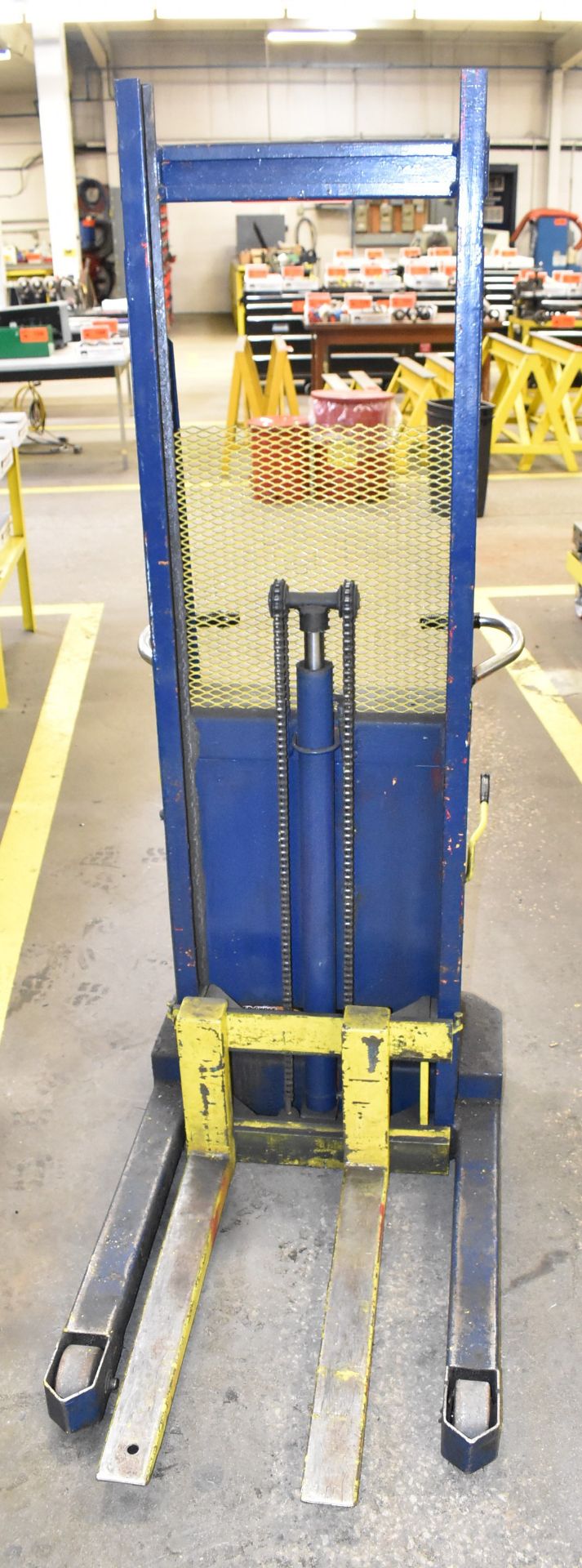 MOBILE MATERIALS HANDLING EQUIPMENT B60SA 1,500 LB CAPACITY HYDRAULIC DIE LIFTING CART, S/N N/A - Image 2 of 3