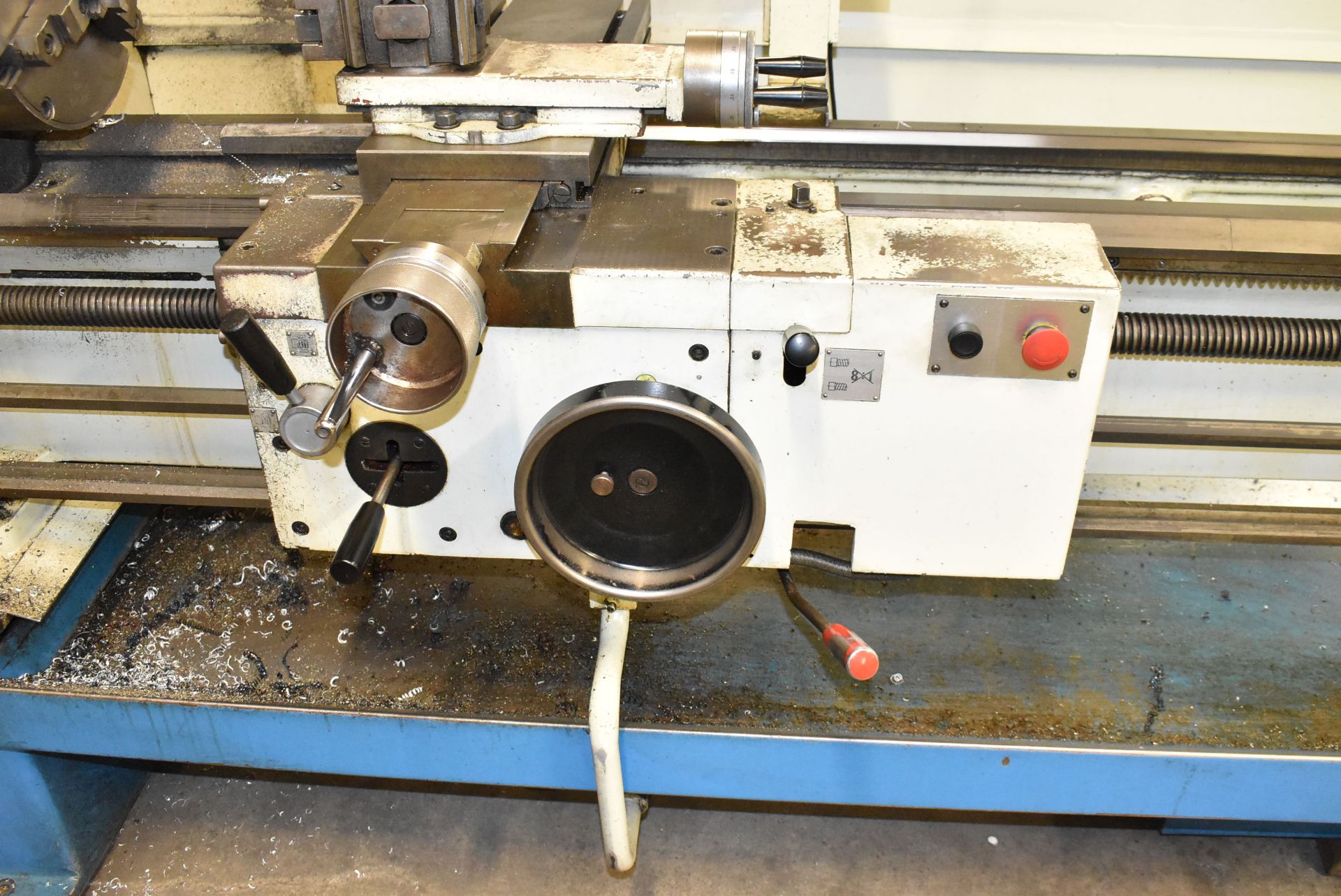 TOS TRENS TRENCIN SN 400N GAP BED ENGINE LATHE WITH 16.14" SWING OVER BED, 78.74" BETWEEN CENTERS, - Image 8 of 11